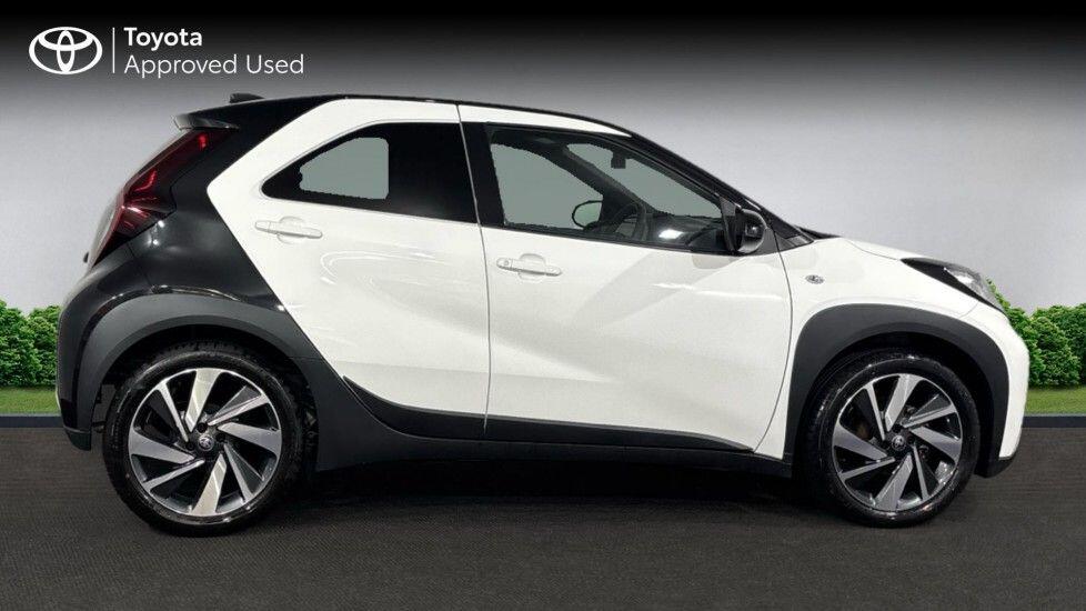 Toyota Aygo X 1.0 VVT-i Edge 5dr WP74AOM Image 2