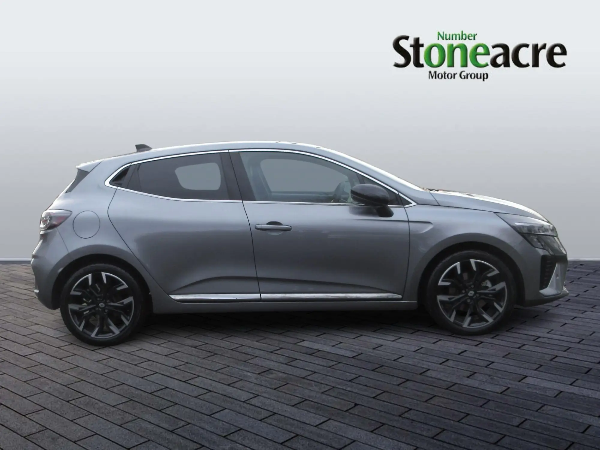 Renault Clio E-Tech 1.6 E-TECH techno Auto Euro 6 (s/s) 5dr ND74JYA Image 2