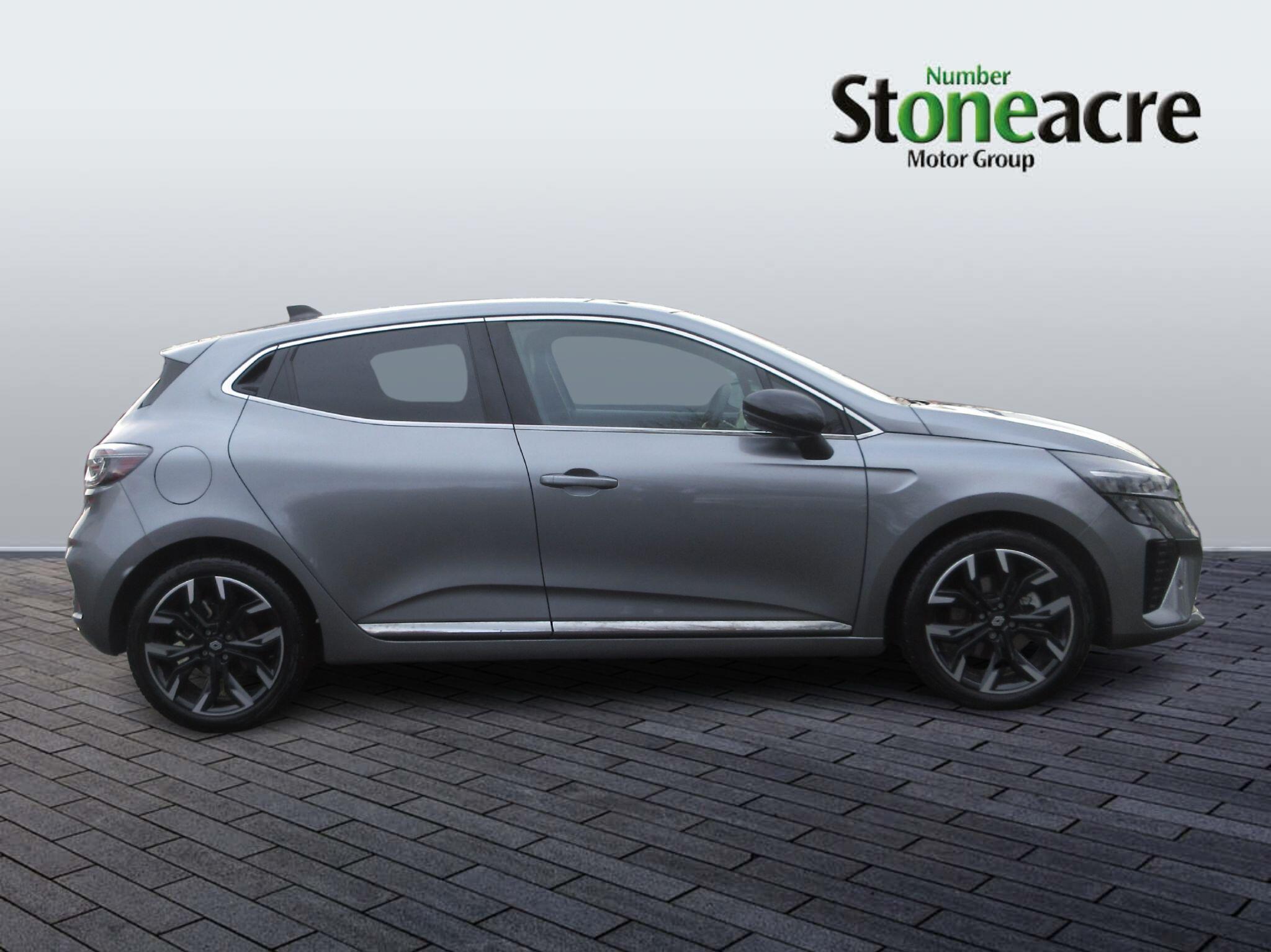 Renault Clio E-Tech 1.6 E-TECH techno Auto Euro 6 (s/s) 5dr ND74JYA Image 2