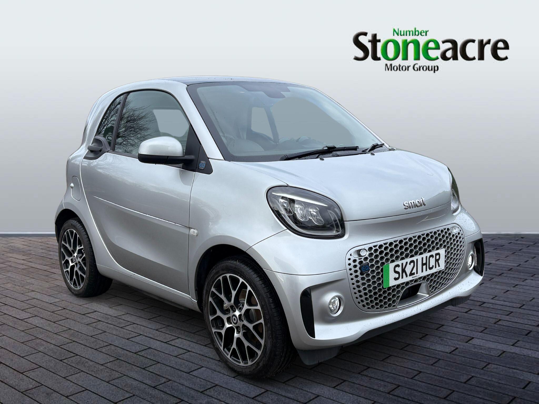 Smart FORTWO 17.6kWh Exclusive Auto 2dr (22kW Charger) SK21HCR Image 1