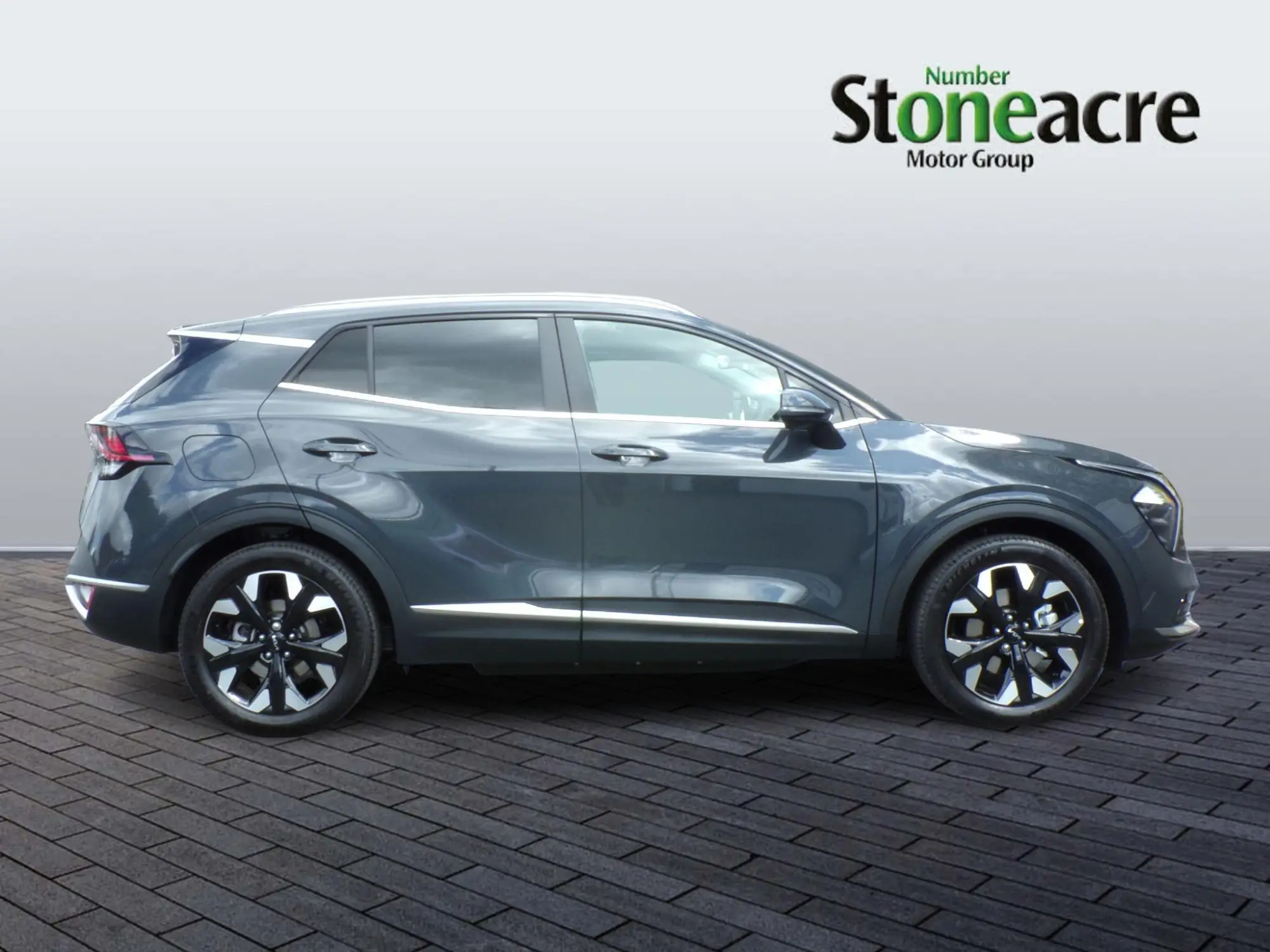 Kia Sportage Plug-In Hybrid 1.6 T-GDi 13.8kWh 3 Auto AWD Euro 6 (s/s) 5dr DN25ZYZ Image 2