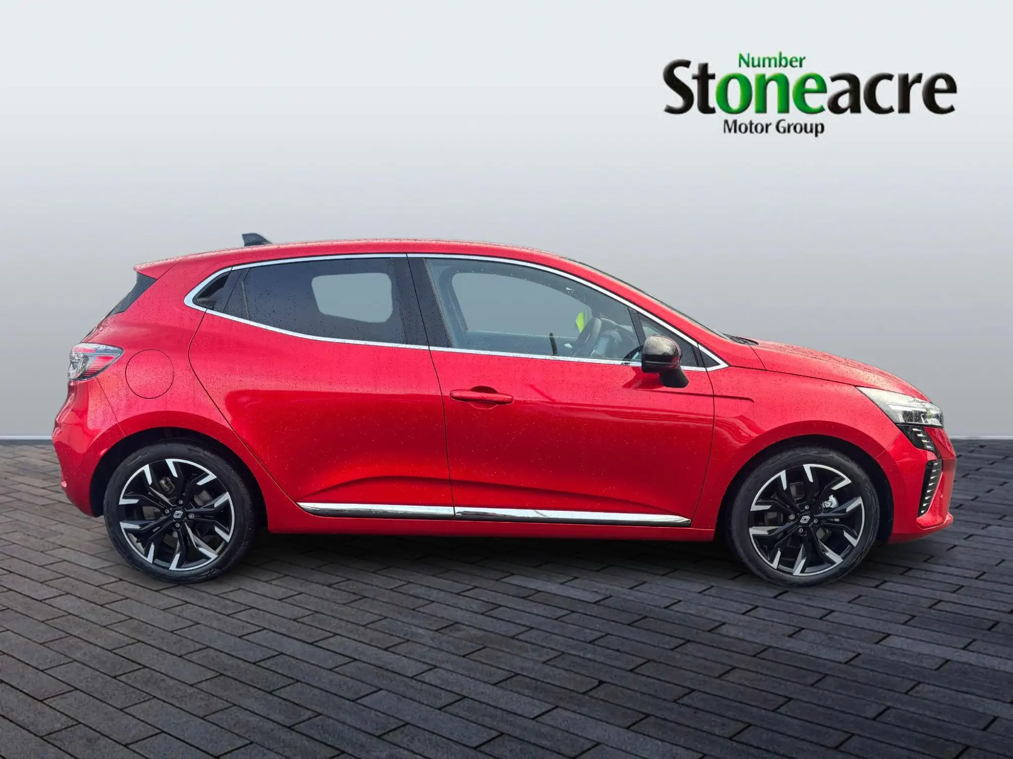 Renault Clio E-Tech 1.6 E-TECH techno Auto Euro 6 (s/s) 5dr YN74ZYJ Image 2