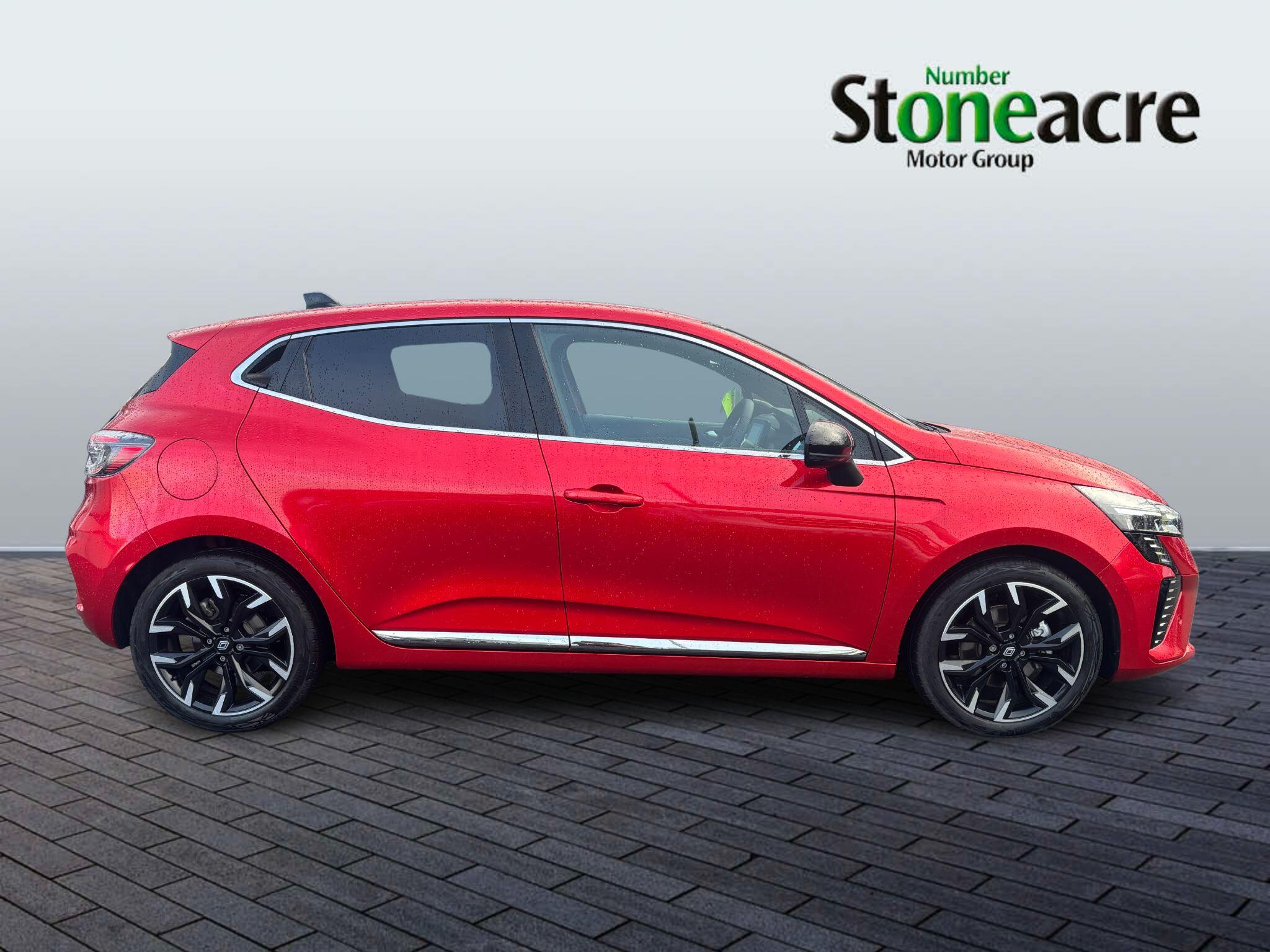 Renault Clio E-Tech Image 2