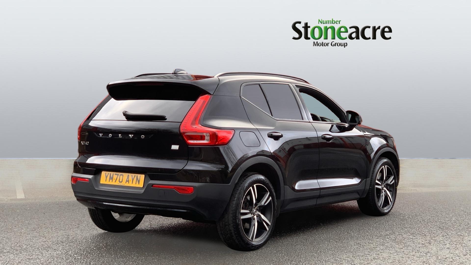 Volvo XC40 Recharge 1.5h T4 Recharge 10.7kWh R-Design Auto Euro 6 (s/s) 5dr YM70AYN Image 2