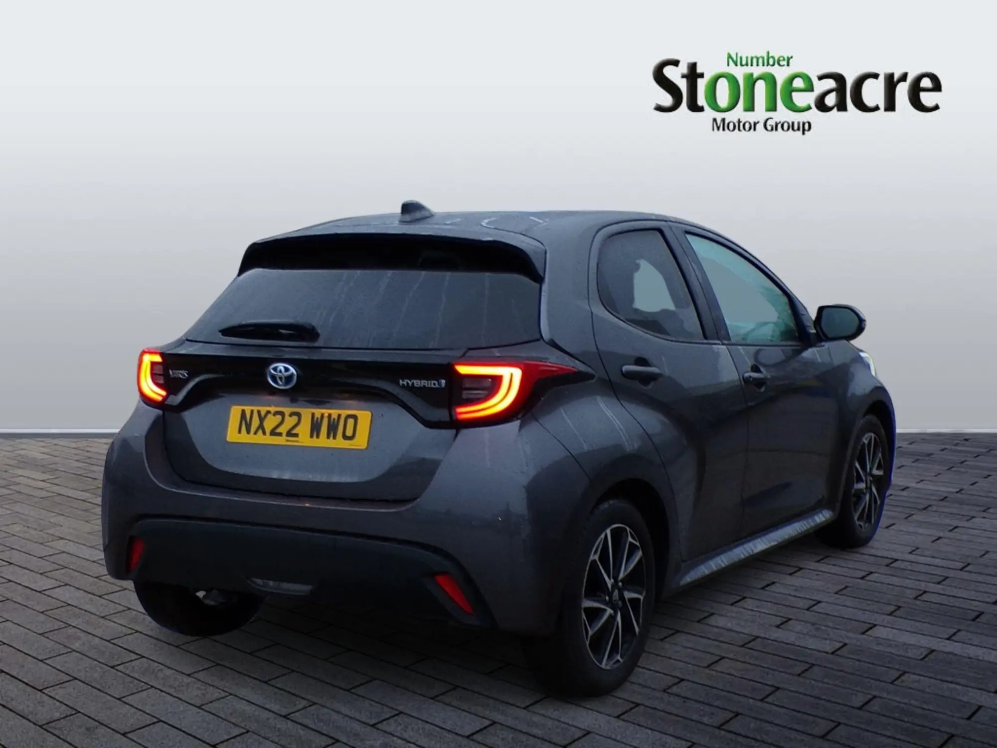 Toyota Yaris 1.5 Hybrid Design 5dr CVT NX22WWO Image 3