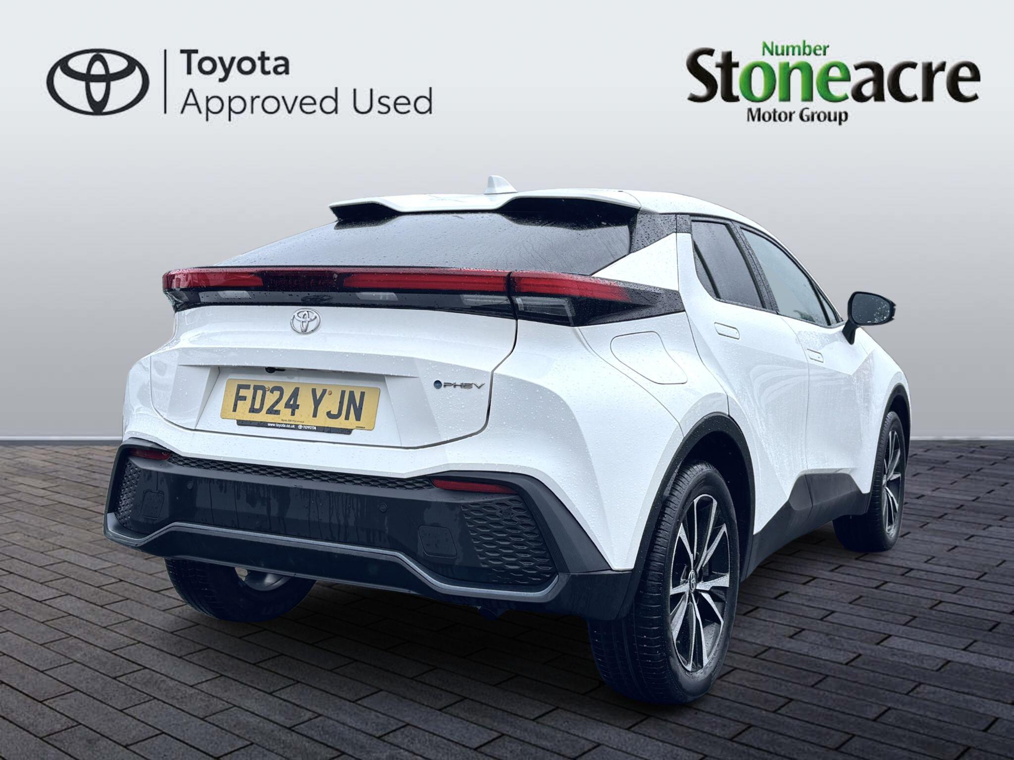 Toyota C-HR Plug-in Hybrid 2.0 VVT-h 13.6 kWh Design CVT Euro 6 (s/s) 5dr FD24YJN Image 3