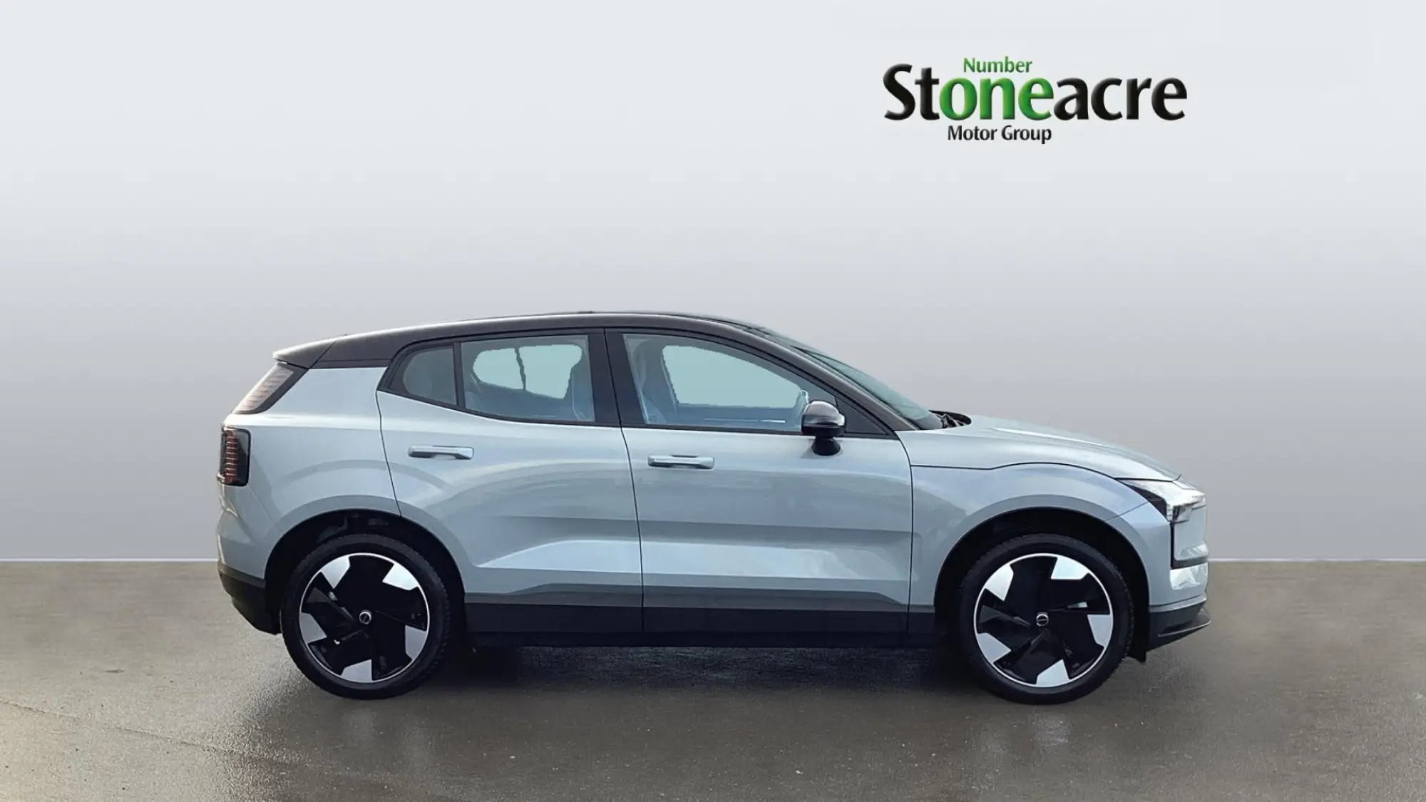 Volvo EX30 200kW SM Extended Range Plus 69kWh 5dr Auto OY75VVE Image 3