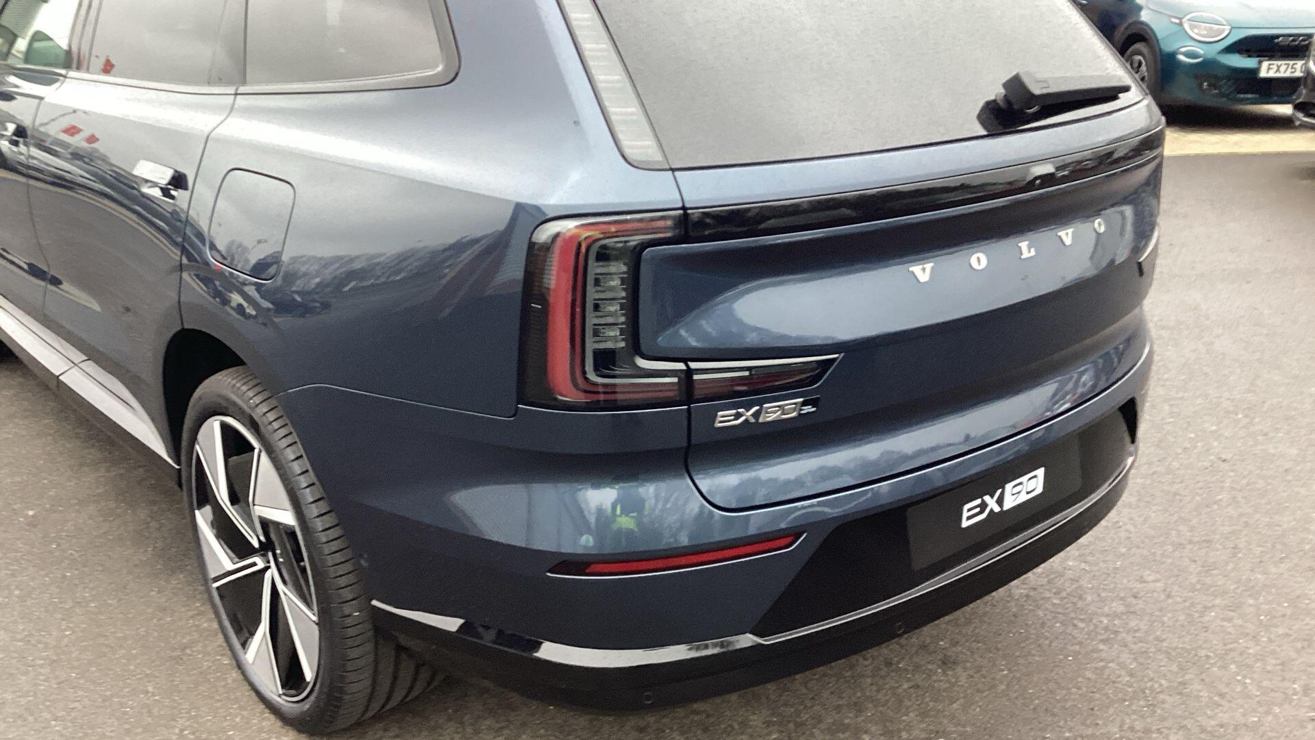 Volvo EX90 Twin Performance 111kWh Ultra Auto 4WD 5dr MY26REG Image 3