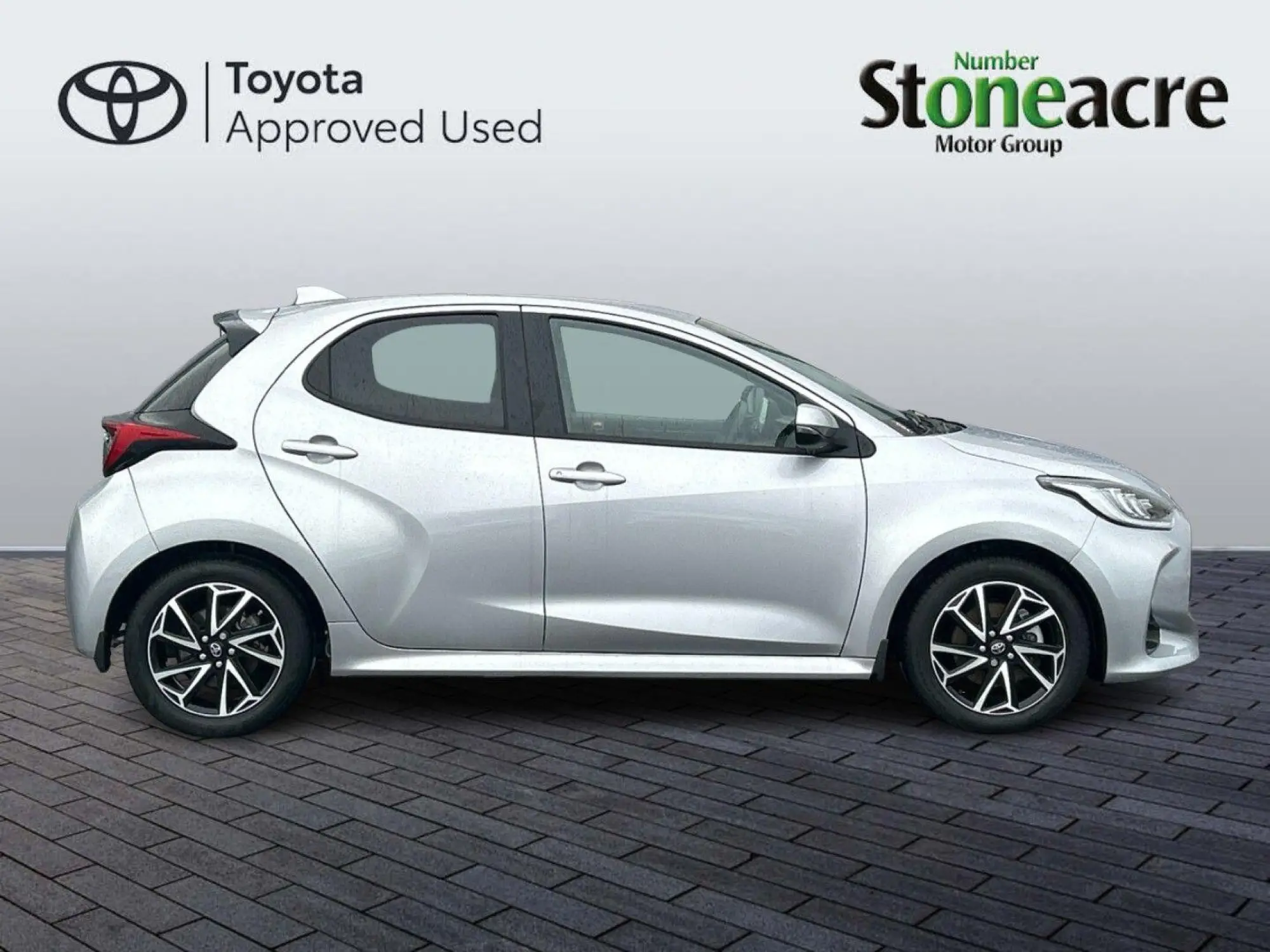 Toyota Yaris Image 2