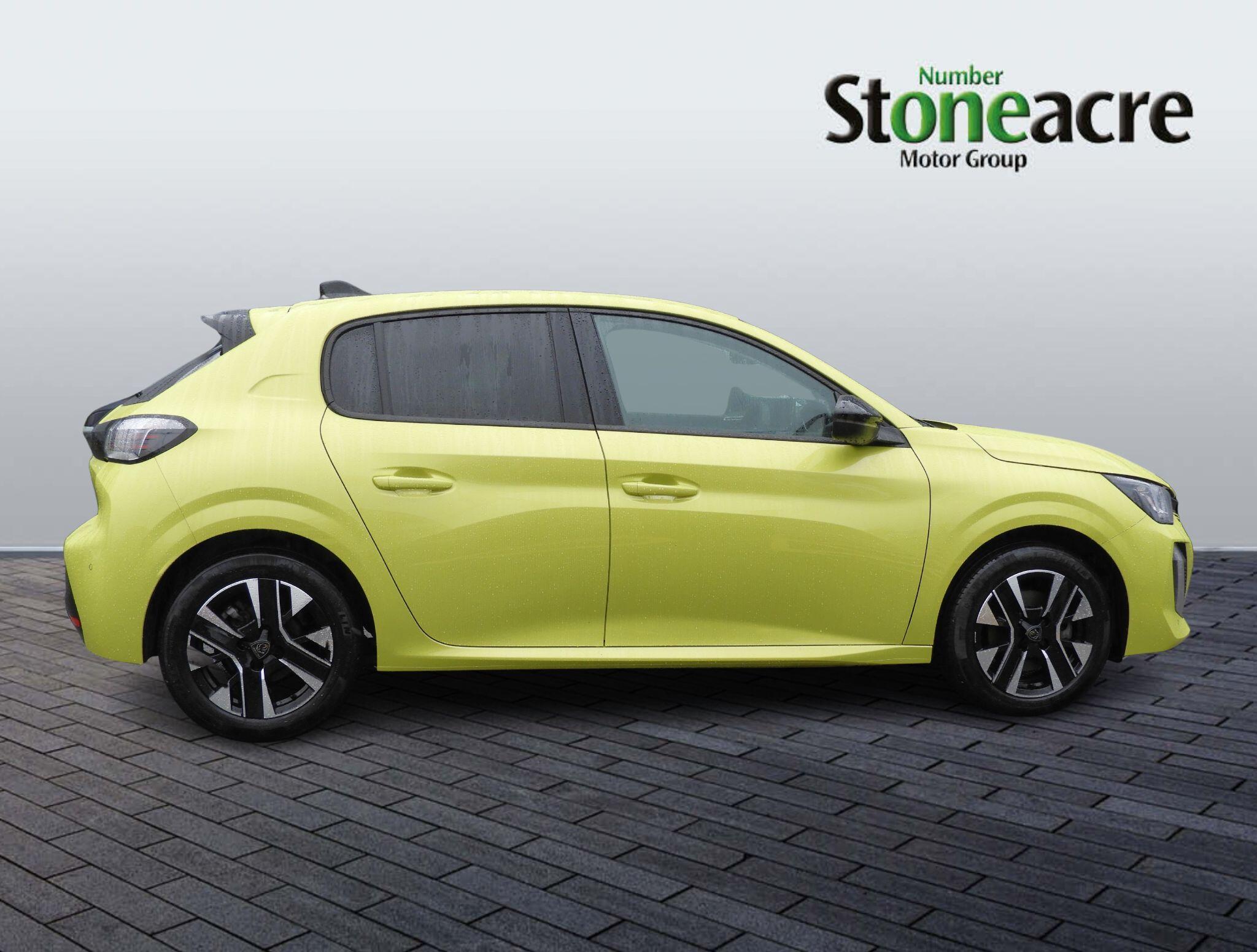 Peugeot 208 Hybrid 1.2 PureTech MHEV Allure e-DSC Euro 6 (s/s) 5dr DT74TRX Image 2