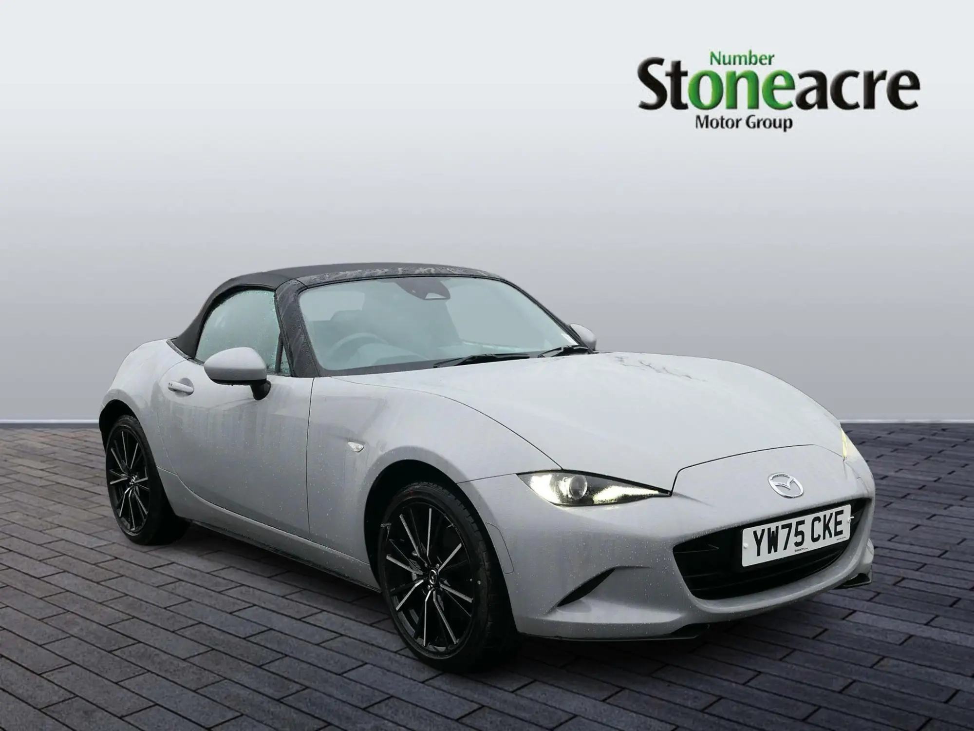 Mazda MX-5 2.0 SKYACTIV-G Exclusive-Line Roadster Euro 6 (s/s) 2dr YW75CKE Image 1