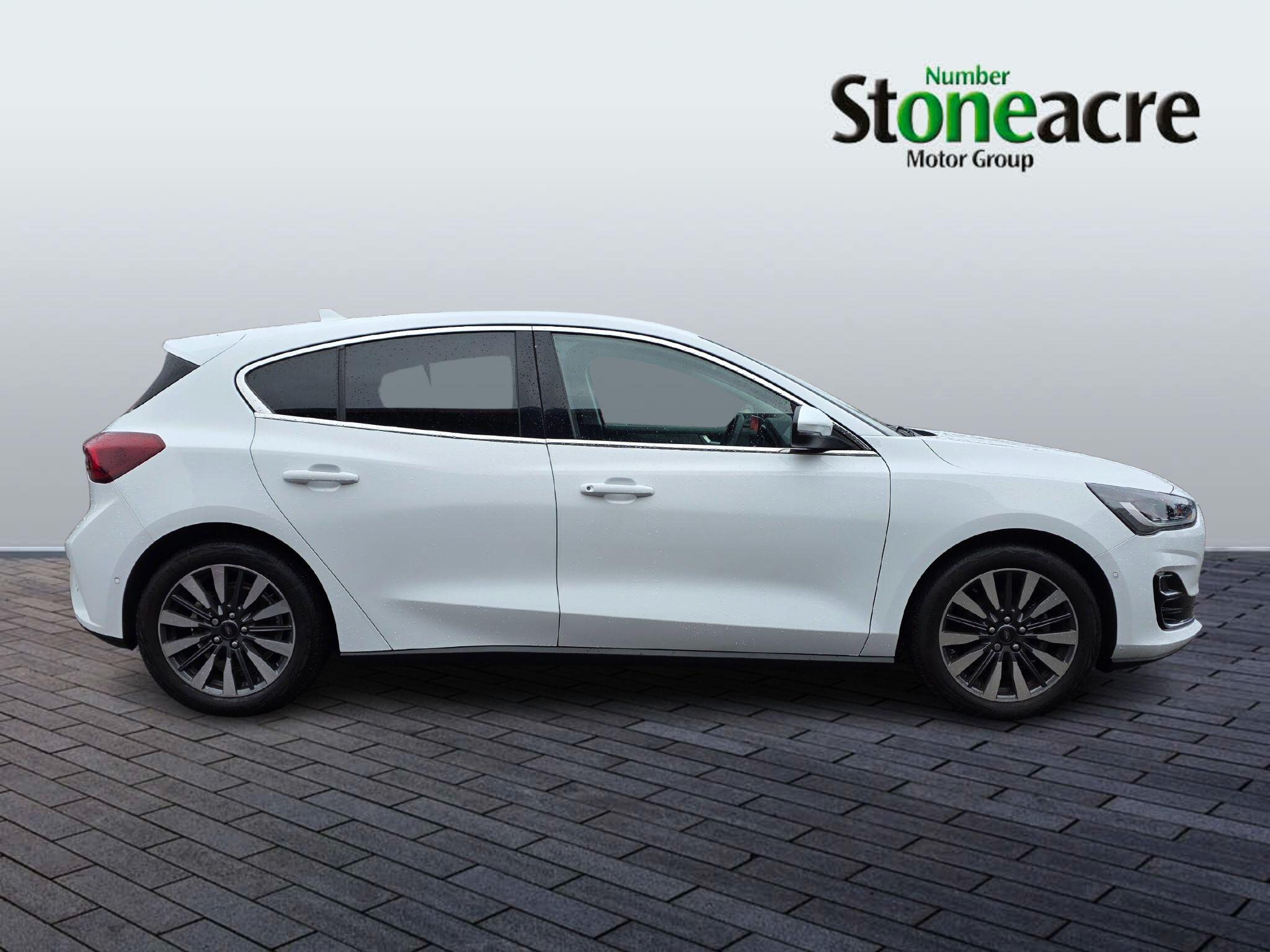 Ford Focus 1.0T EcoBoost MHEV Titanium Vignale Euro 6 (s/s) 5dr YJ72UOA Image 2