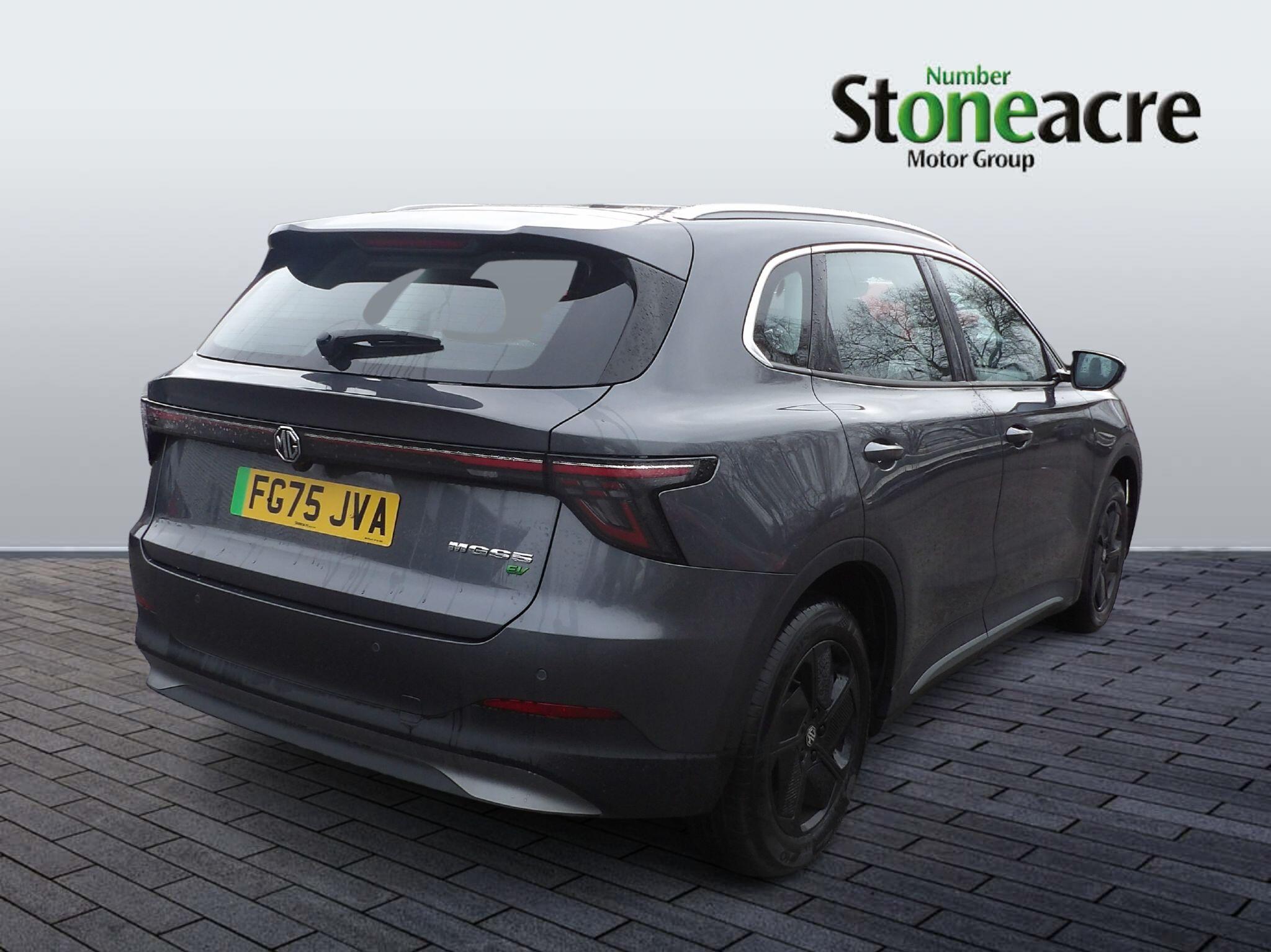 MG S5 EV 49kWh SE Auto 5dr FG75JVA Image 3