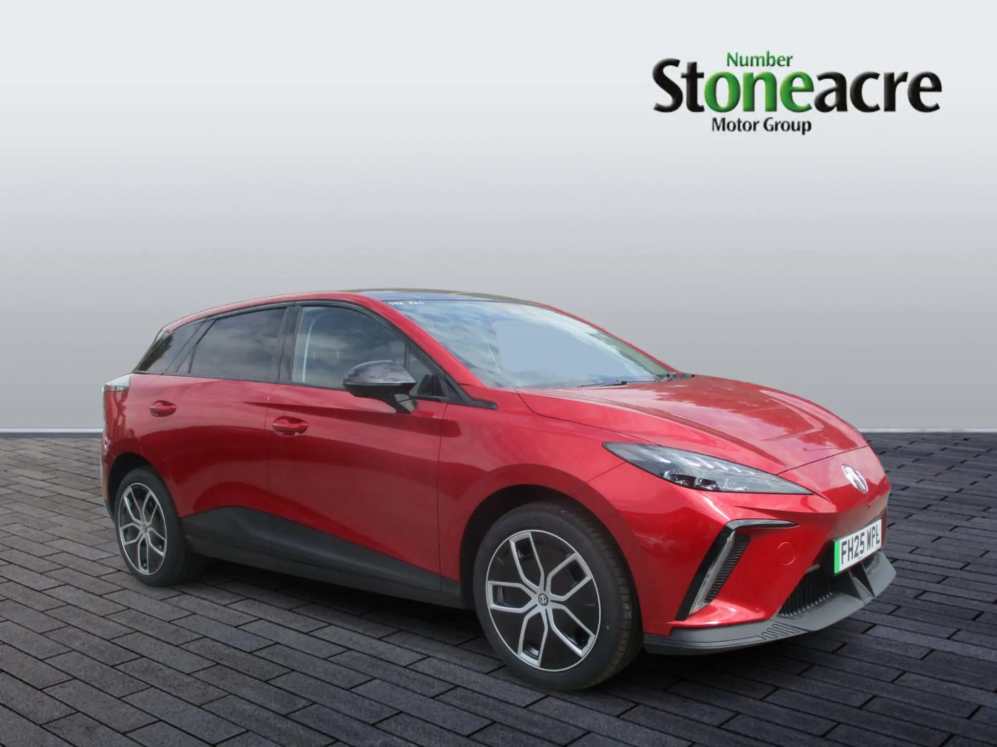 MG 4 EV 77kWh Trophy Auto 5dr FH25WPL Image 1