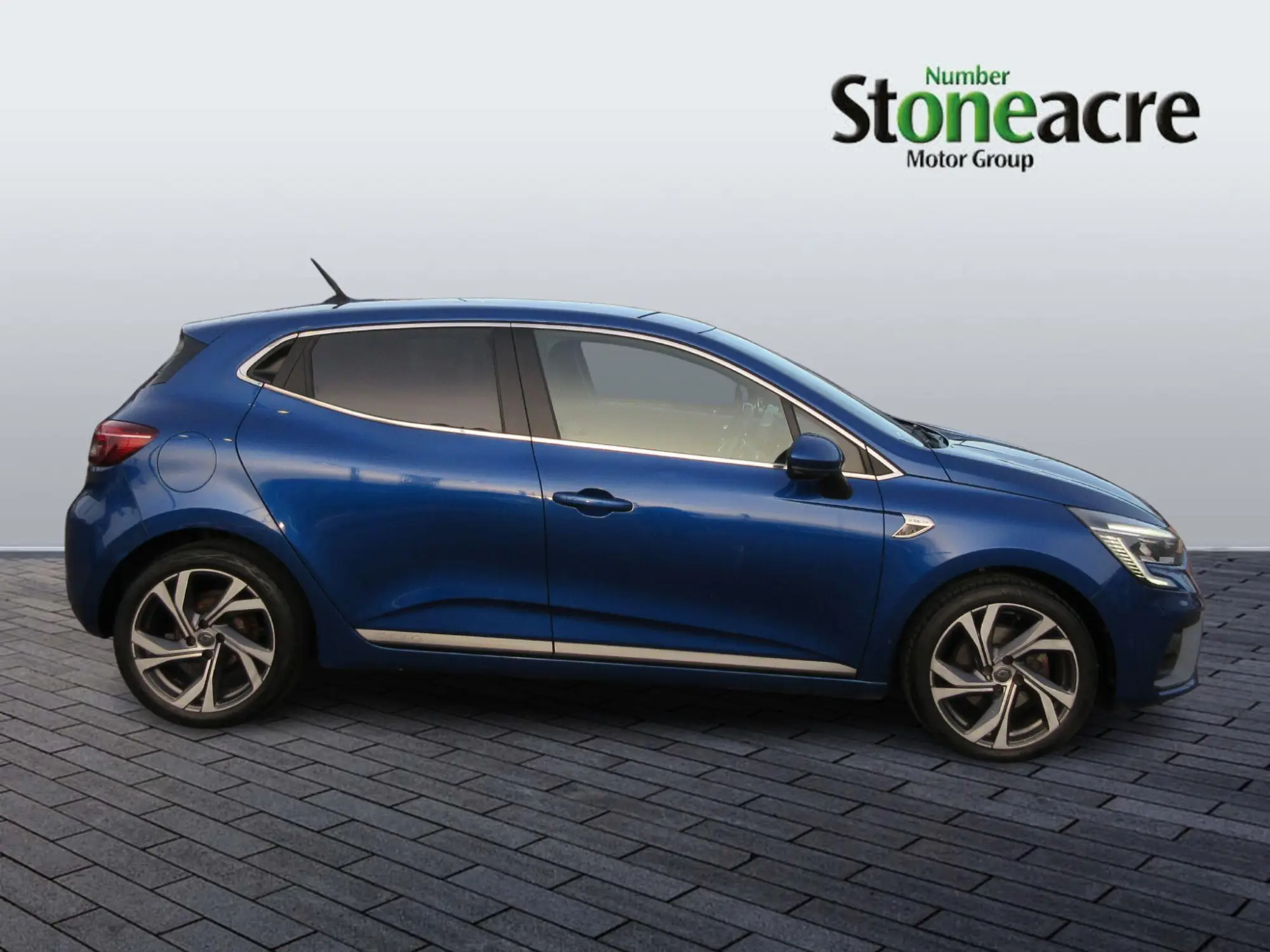 Renault Clio 1.3 TCe 130 RS Line 5dr EDC YH20BVT Image 2