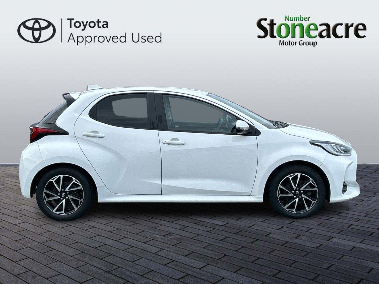 Toyota Yaris 1.5 Hybrid Design 5dr CVT ND72KCK Image 2