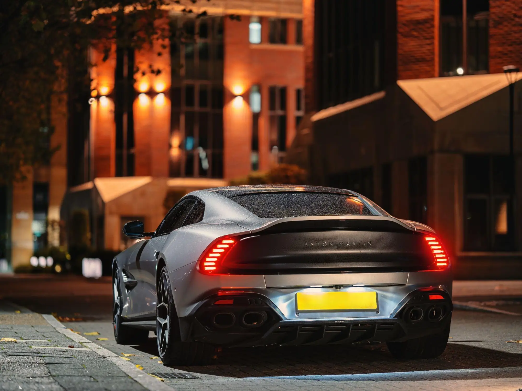 Aston Martin Vanquish Image 2