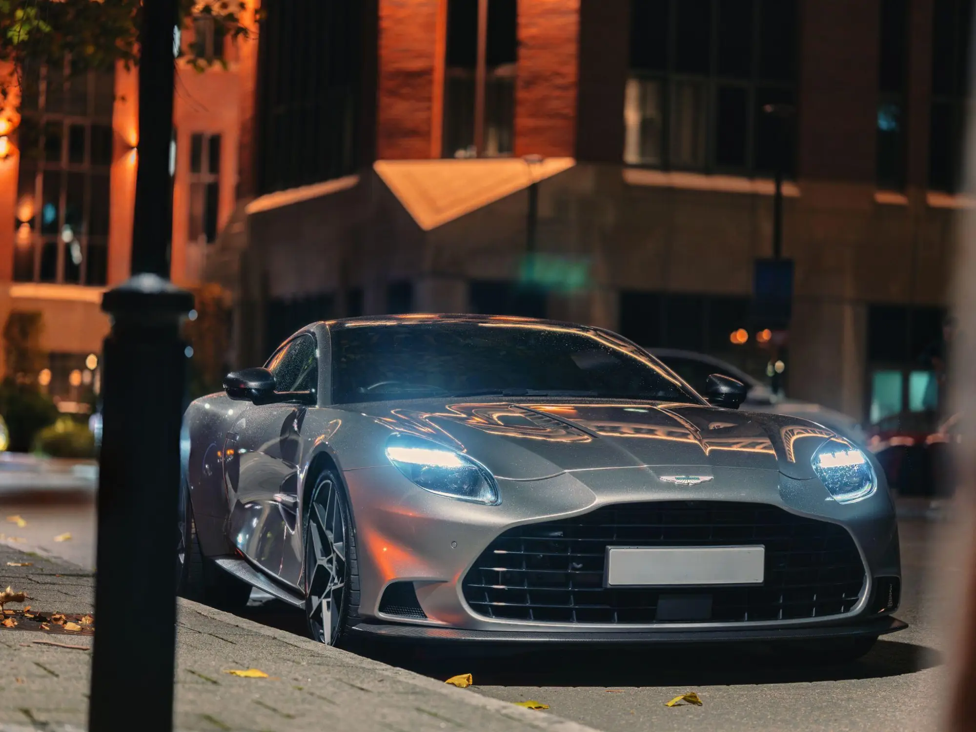 Aston Martin Vanquish Image 3