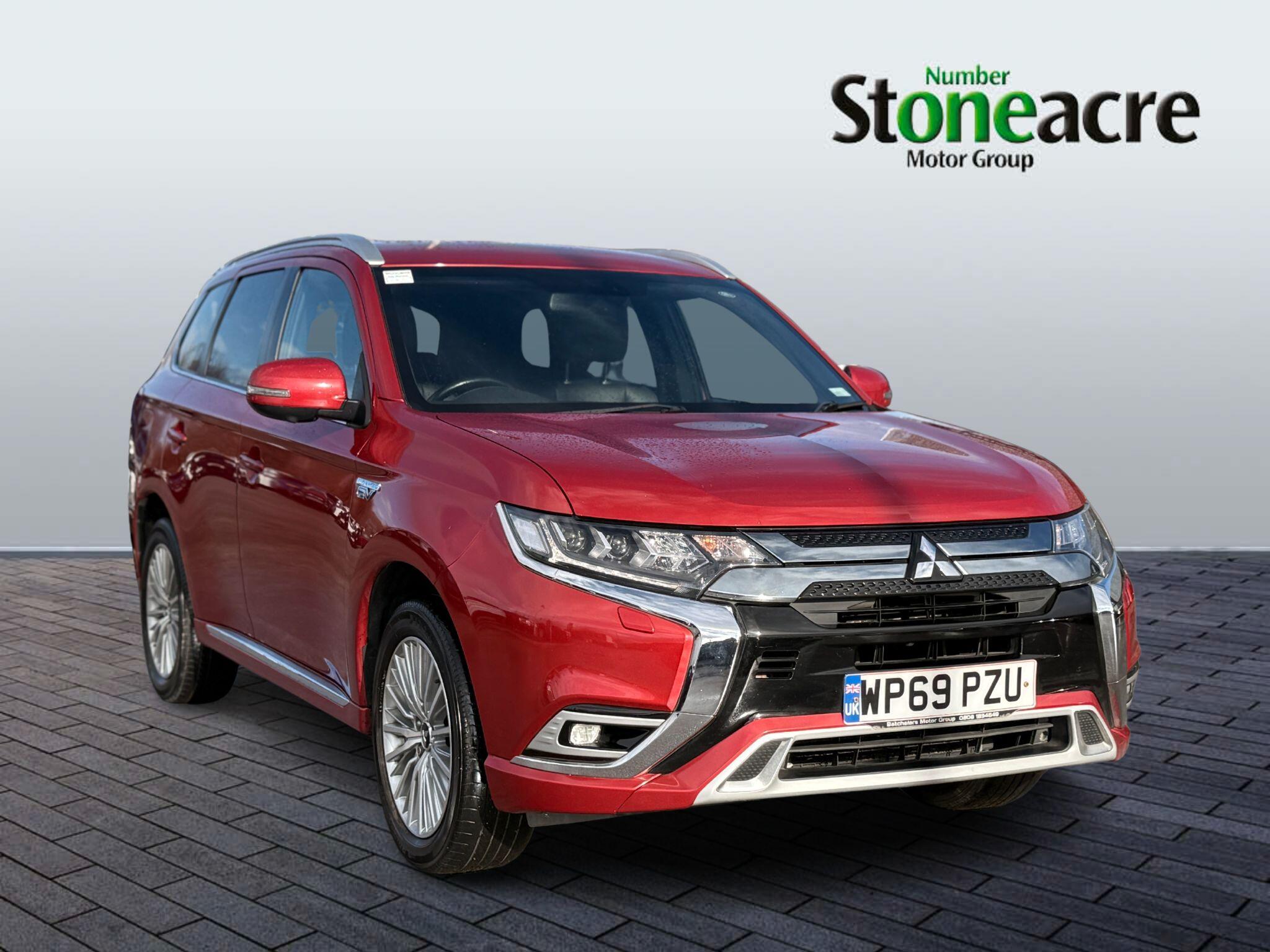 Mitsubishi Outlander 2.4h TwinMotor 13.8kWh 4h SUV 5dr Petrol Plug-in Hybrid CVT 4WD Euro 6 (s/s) (209 ps) WP69PZU Image 1
