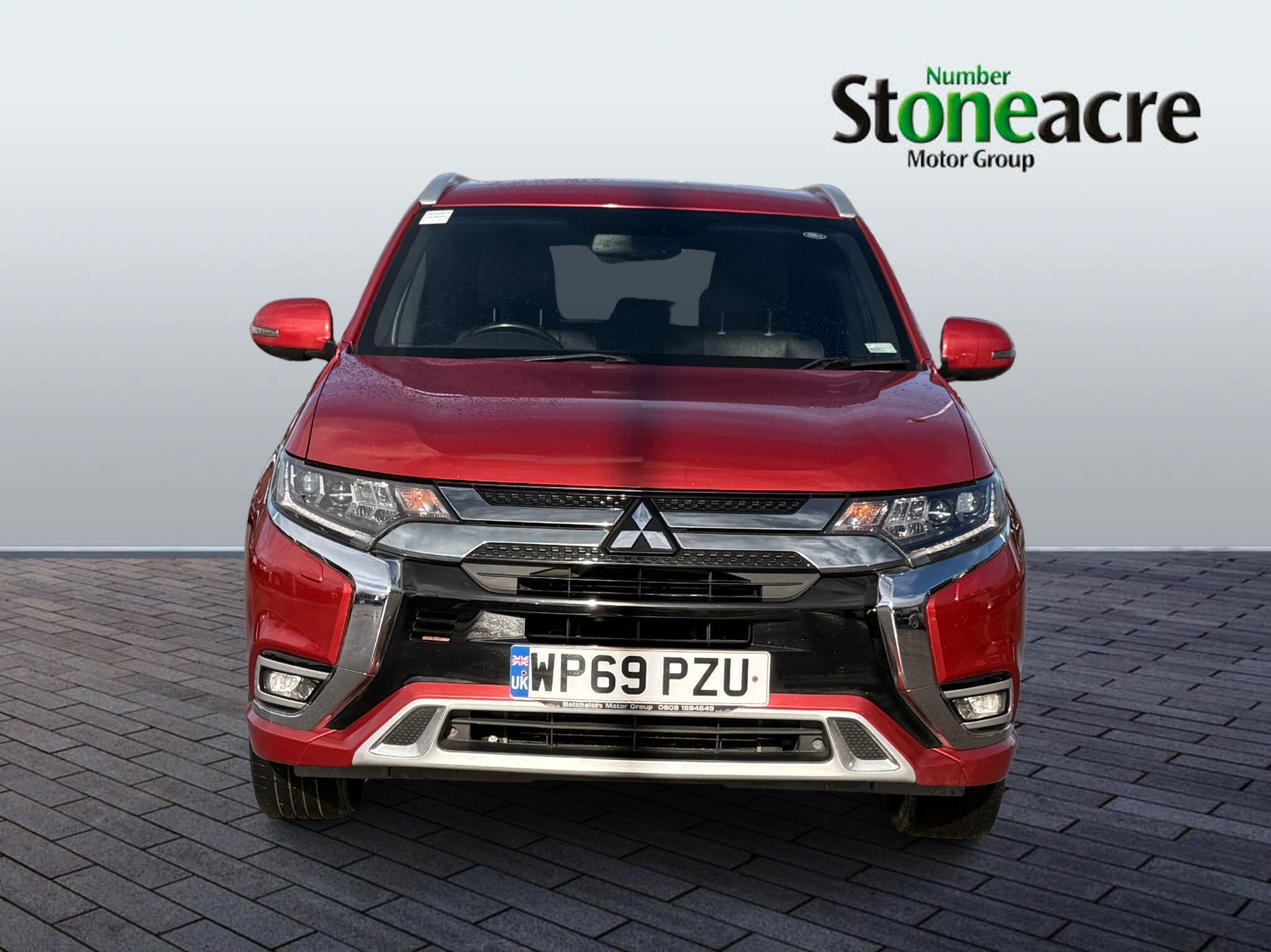Mitsubishi Outlander 2.4h TwinMotor 13.8kWh 4h SUV 5dr Petrol Plug-in Hybrid CVT 4WD Euro 6 (s/s) (209 ps) WP69PZU Image 2