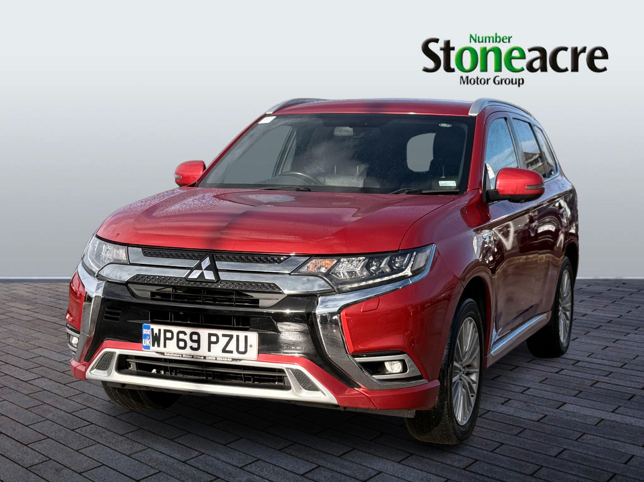 Mitsubishi Outlander 2.4h TwinMotor 13.8kWh 4h SUV 5dr Petrol Plug-in Hybrid CVT 4WD Euro 6 (s/s) (209 ps) WP69PZU Image 3