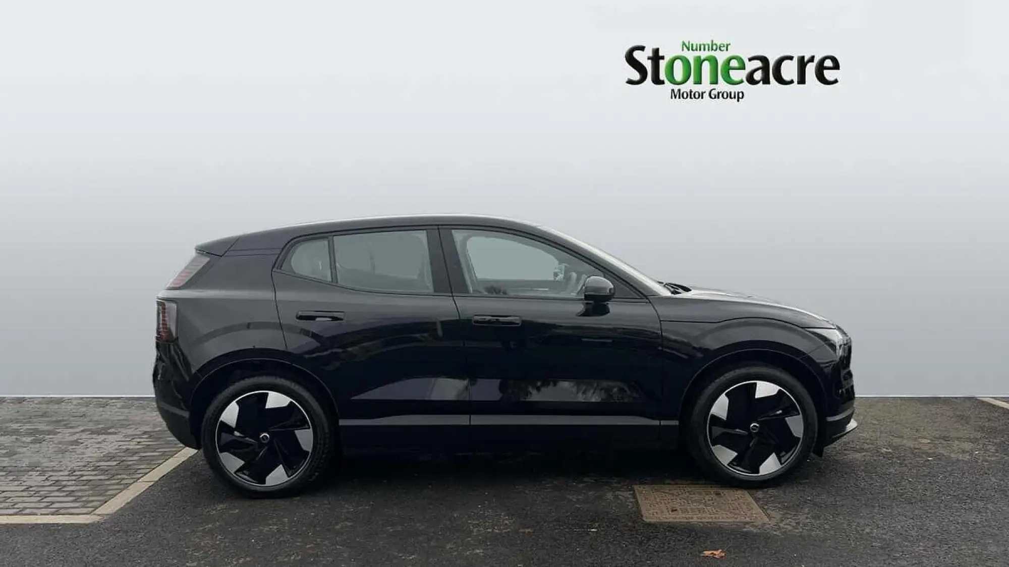 Volvo EX30 200kW SM Extended Range Plus 69kWh 5dr Auto NG75CWM Image 3