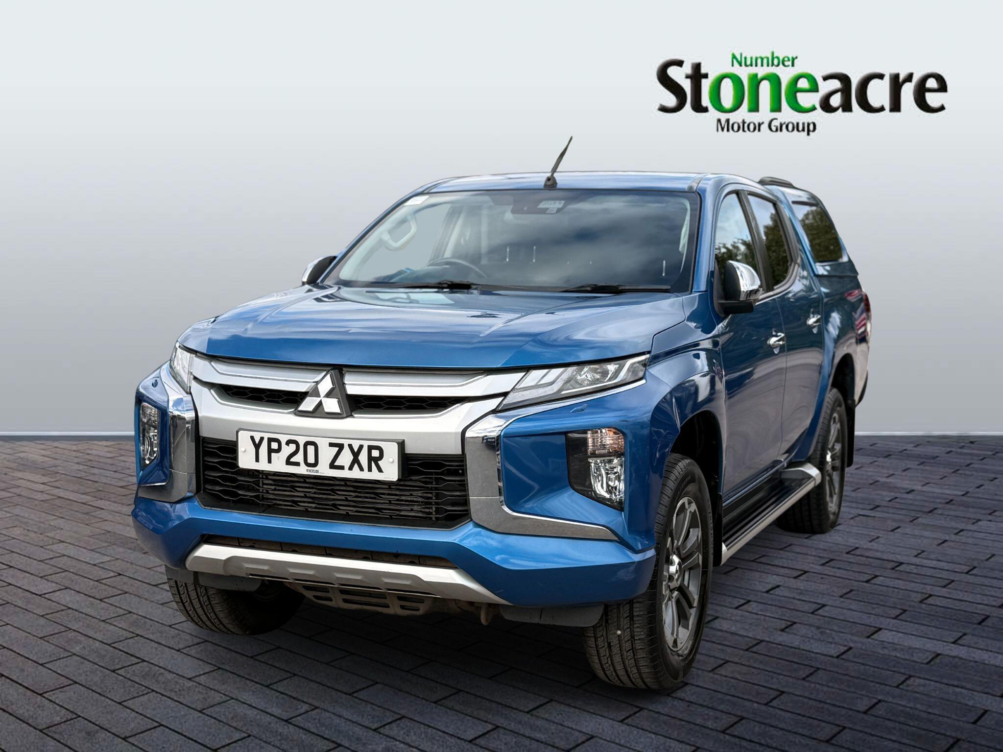 Mitsubishi L200 2.2 DI-D DC Barbarian 4WD Euro 6 (s/s) 4dr YP20ZXR Image 3