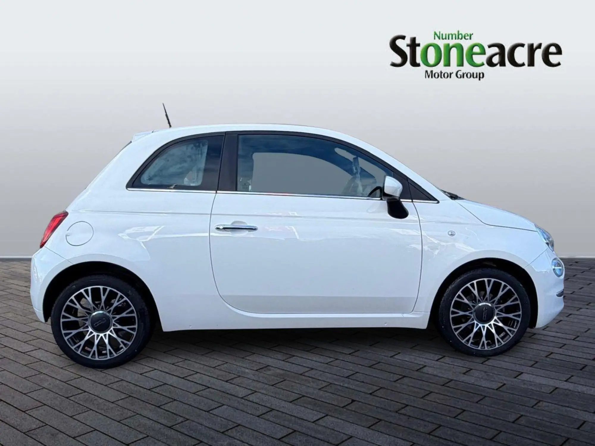 Fiat 500 1.0 MHEV Top Euro 6 (s/s) 3dr YP24UZW Image 2