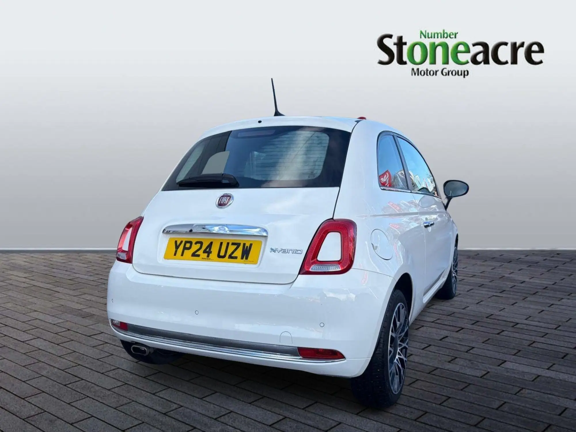 Fiat 500 1.0 MHEV Top Euro 6 (s/s) 3dr YP24UZW Image 3