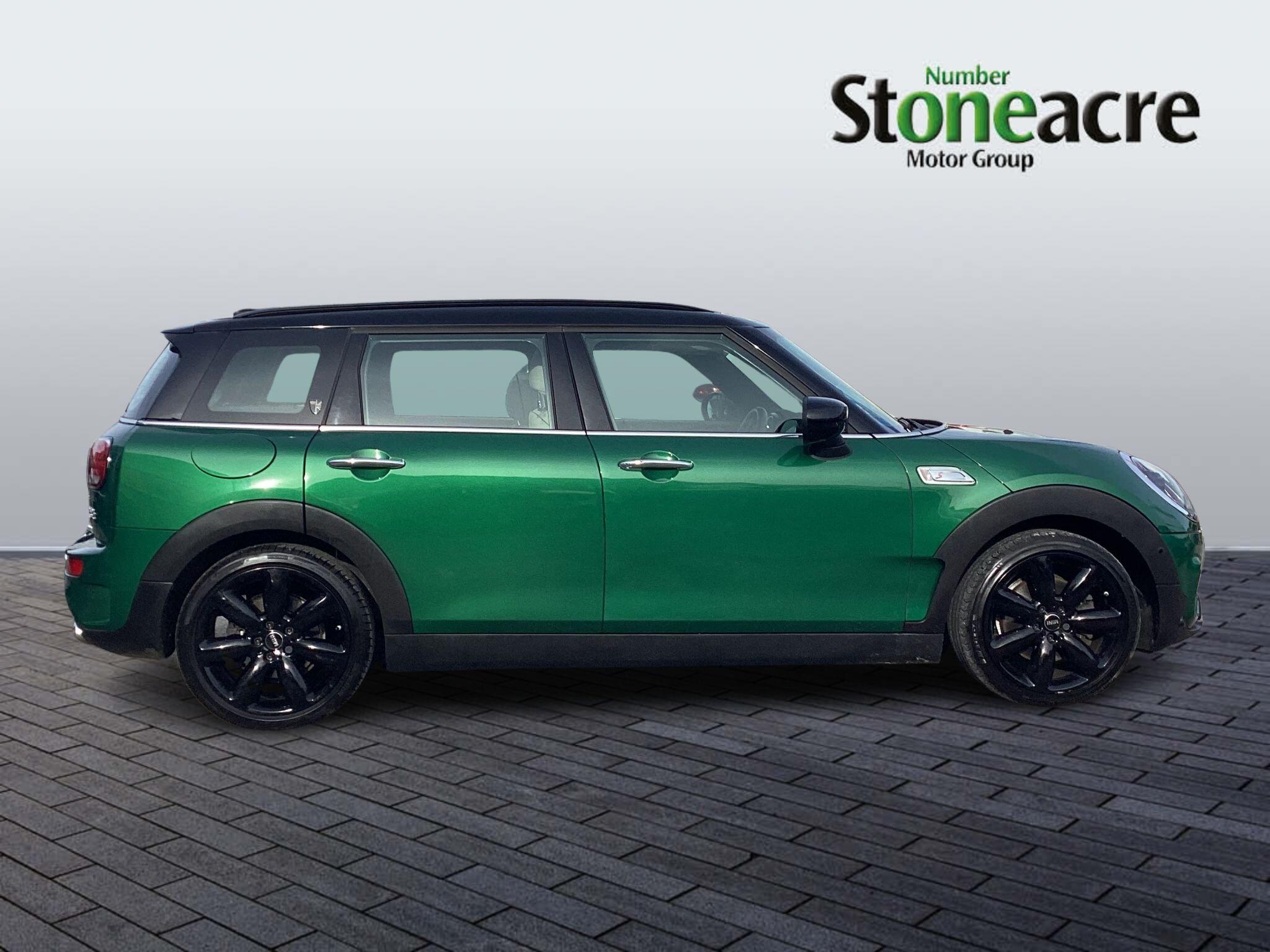 MINI Clubman 2.0 Cooper S Exclusive Steptronic Euro 6 (s/s) 6dr YL71LCK Image 2