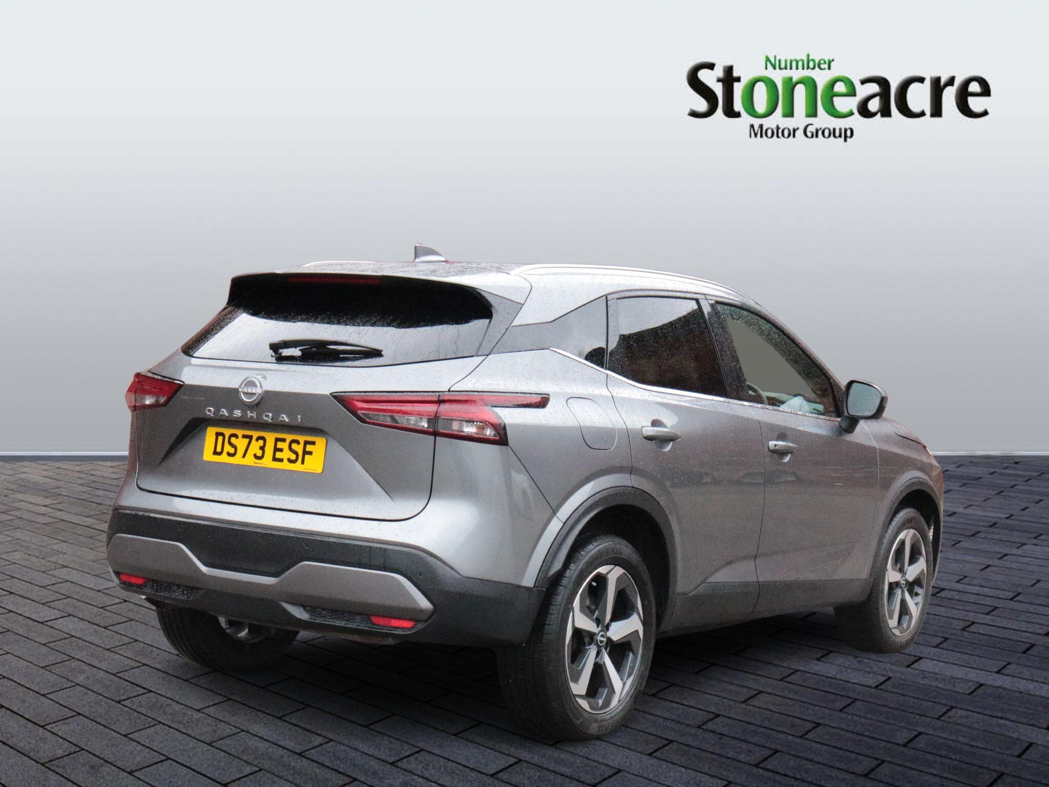 Nissan Qashqai 1.3 DiG-T MH N-Connecta 5dr DS73ESF Image 3