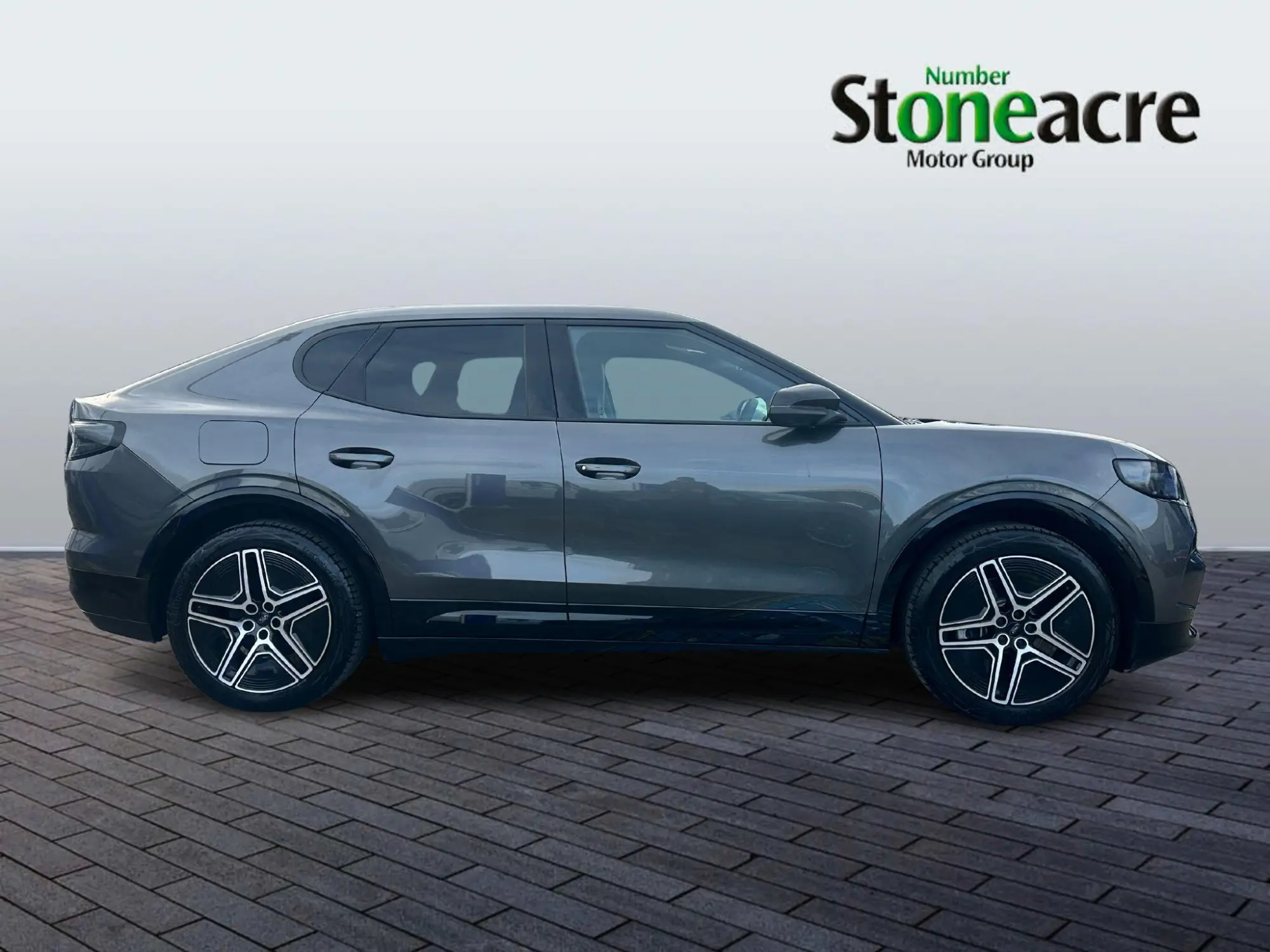 Ford Capri Extended Range 79kWh Premium Auto AWD 5dr YF75TKO Image 2