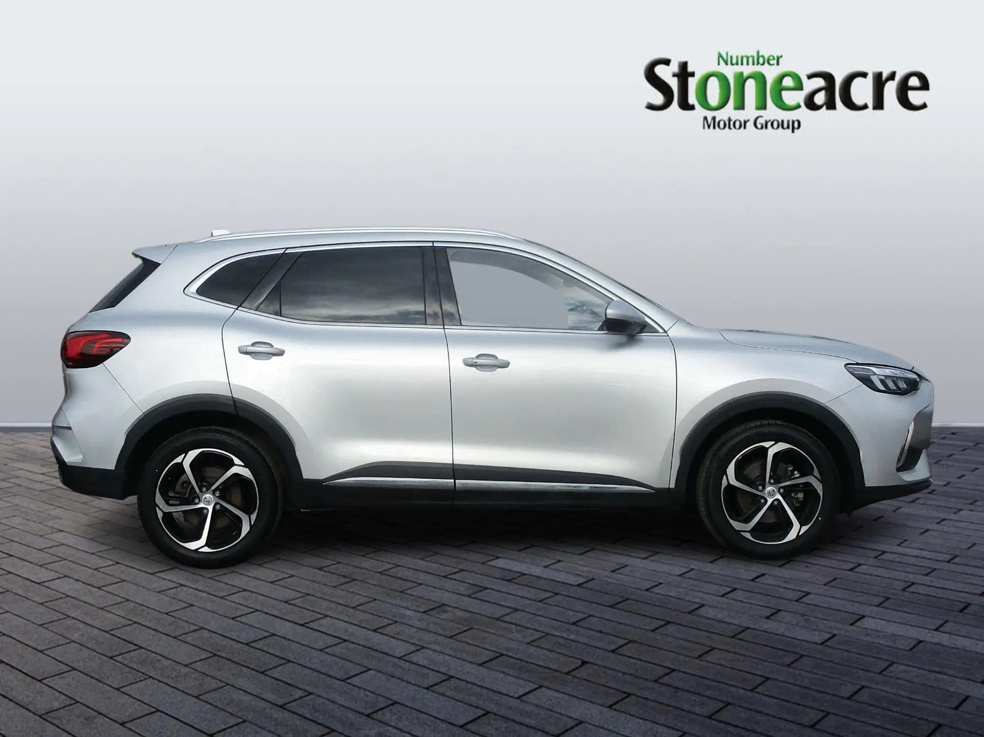 MG HS 1.5 T-GDI Trophy SUV 5dr Petrol DCT Euro 6 (s/s) (162 ps) LY73WLL Image 2