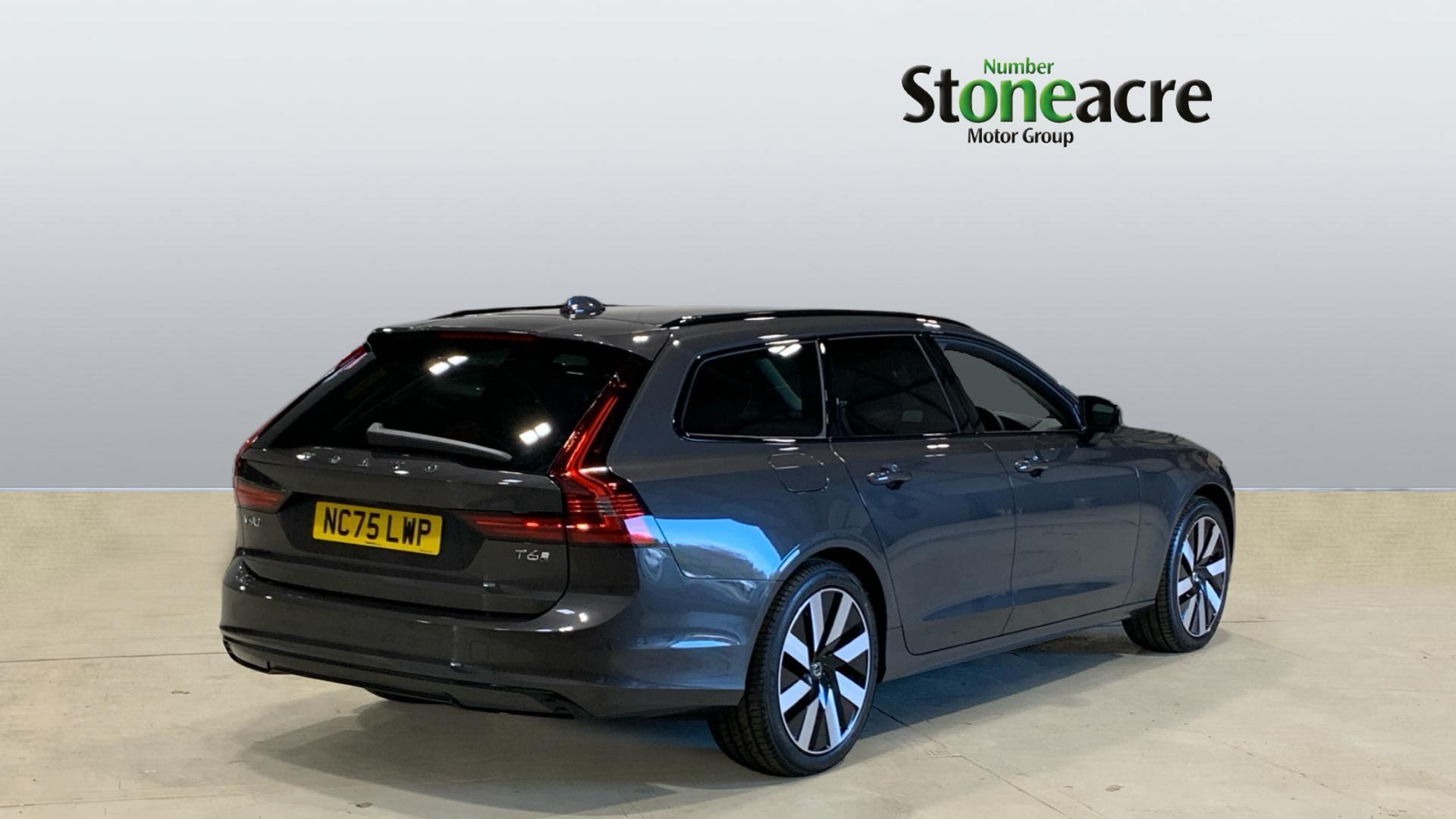 Volvo V90 Plug-In Hybrid 2.0h T6 18.8kWh Plus Auto AWD Euro 6 (s/s) 5dr NC75LWP Image 2