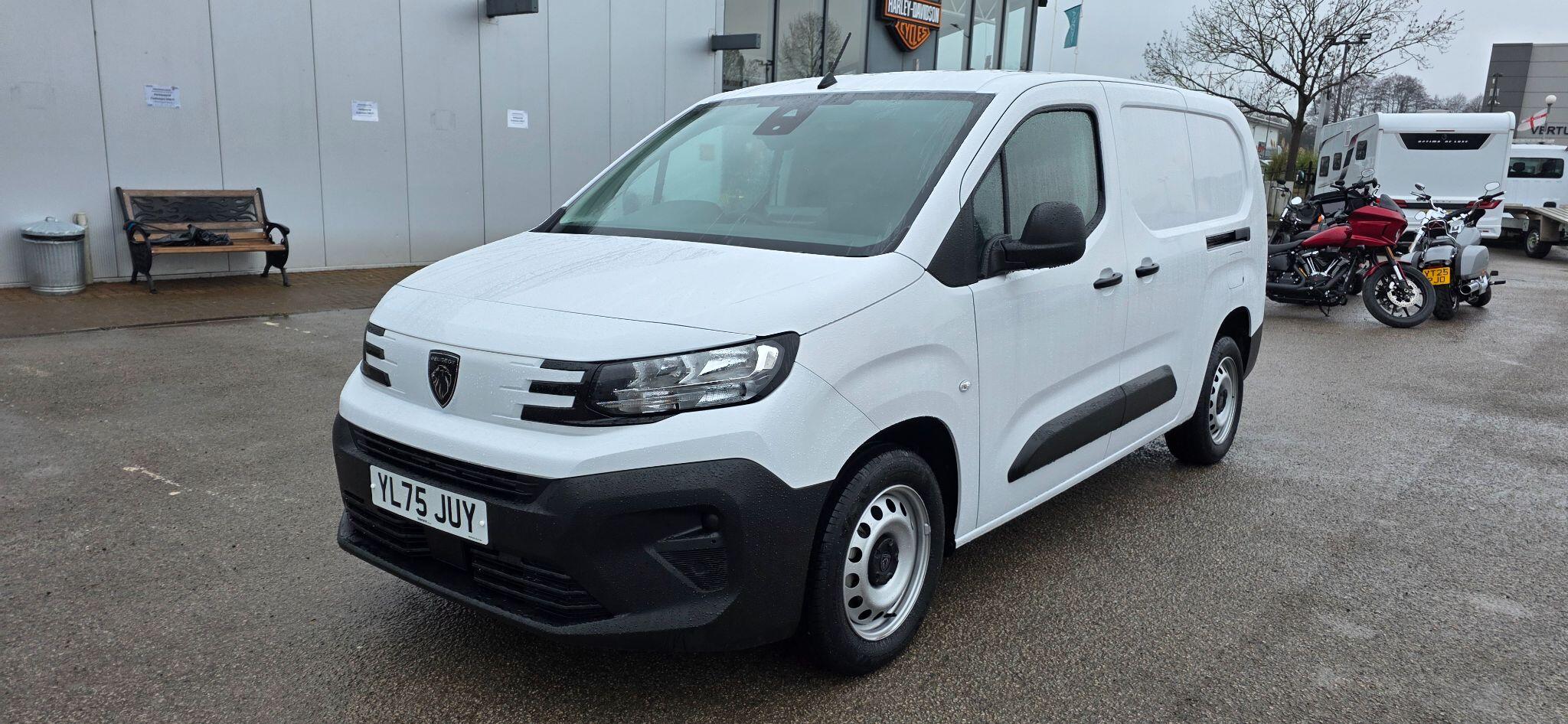 Peugeot Partner 1.5 BlueHDi 950 Professional Long Panel Van LWB Euro 6 (s/s) 6dr YL75JUY Image 3