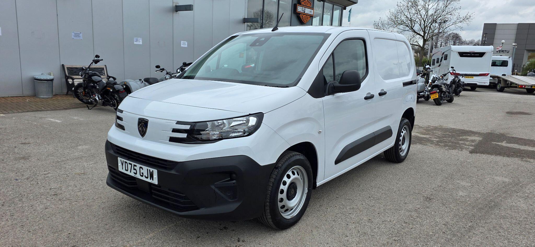 Peugeot Partner 1.5 BlueHDi 1000 Professional Standard Panel Van SWB Euro 6 (s/s) 5dr YD75GJW Image 3