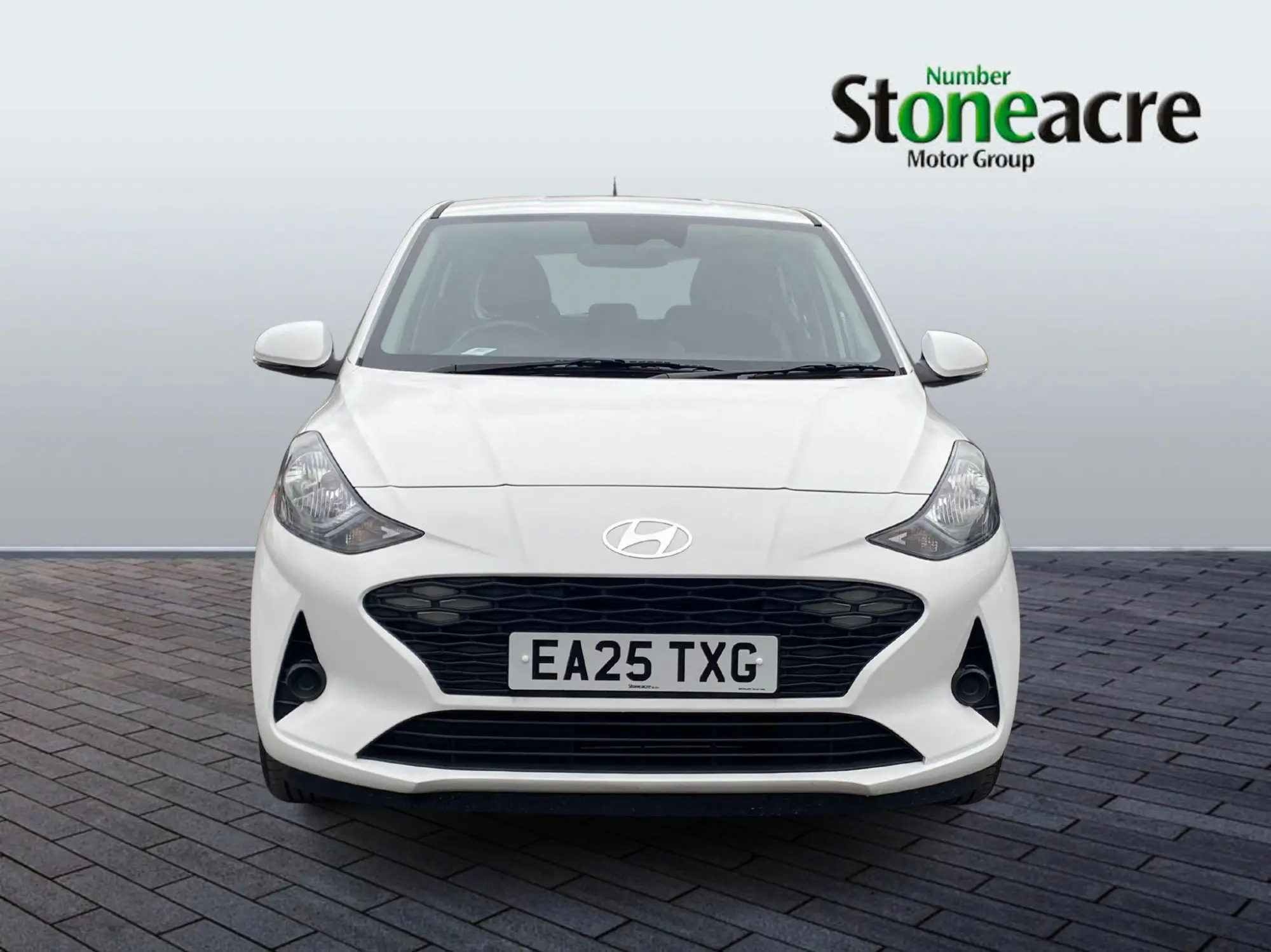 Hyundai i10 1.2 Advance Auto Euro 6 (s/s) 5dr EA25TXG Image 2