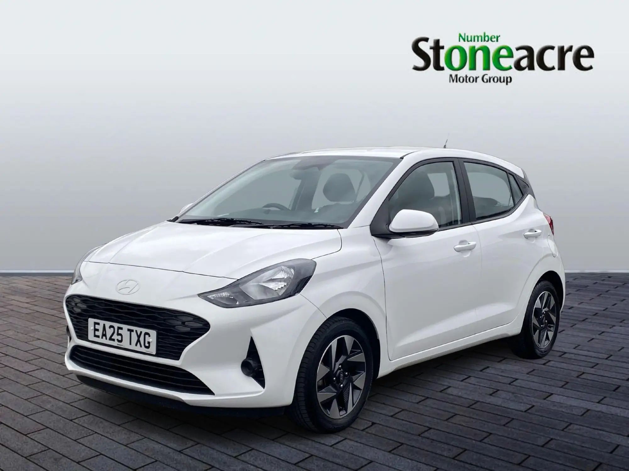 Hyundai i10 1.2 Advance Auto Euro 6 (s/s) 5dr EA25TXG Image 3