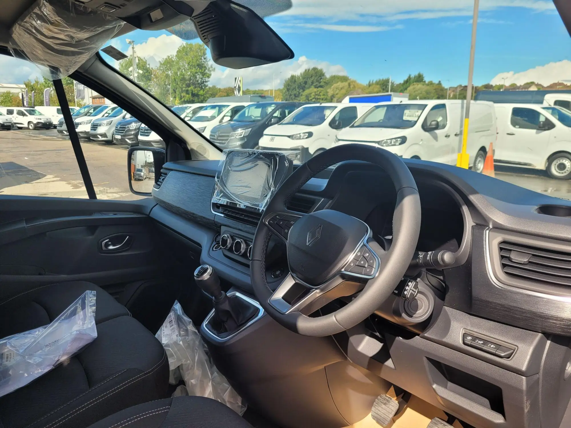 Renault Trafic Image 6 Renault Trafic Image 6