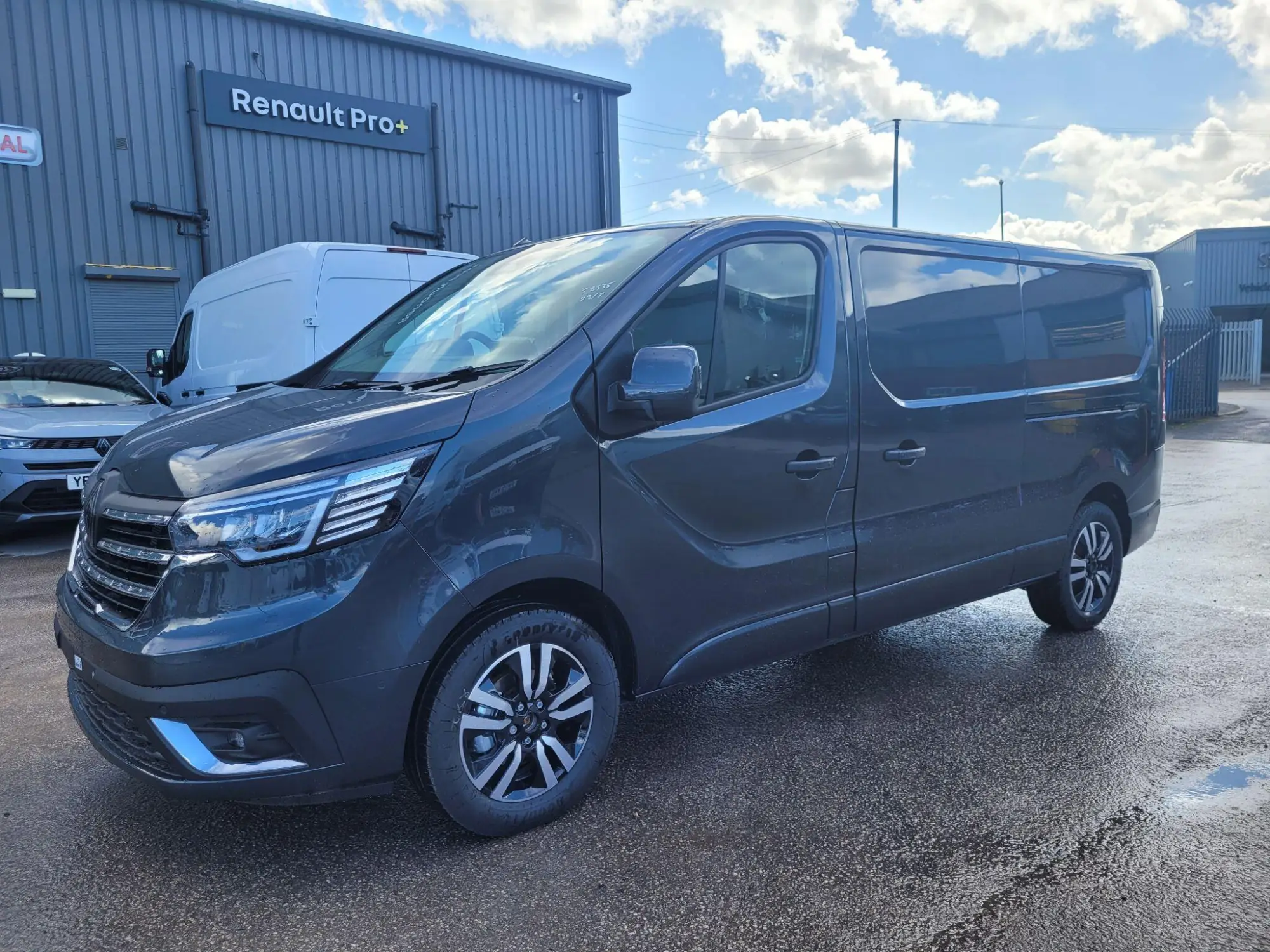 Renault Trafic Image 12 Renault Trafic Image 12