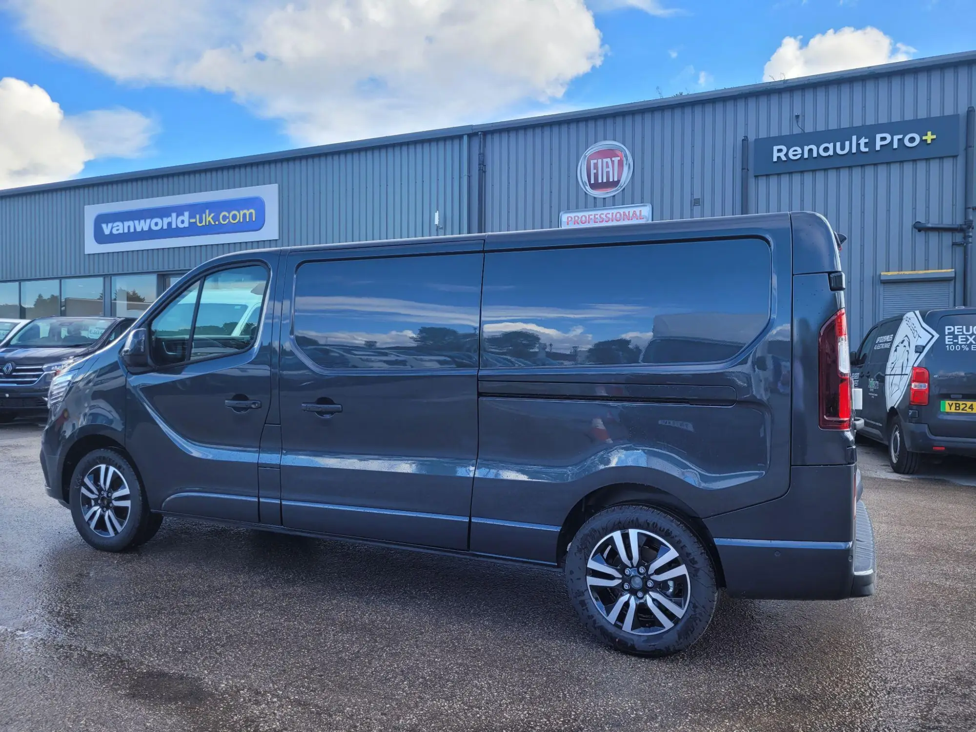 Renault Trafic Image 14 Renault Trafic Image 14