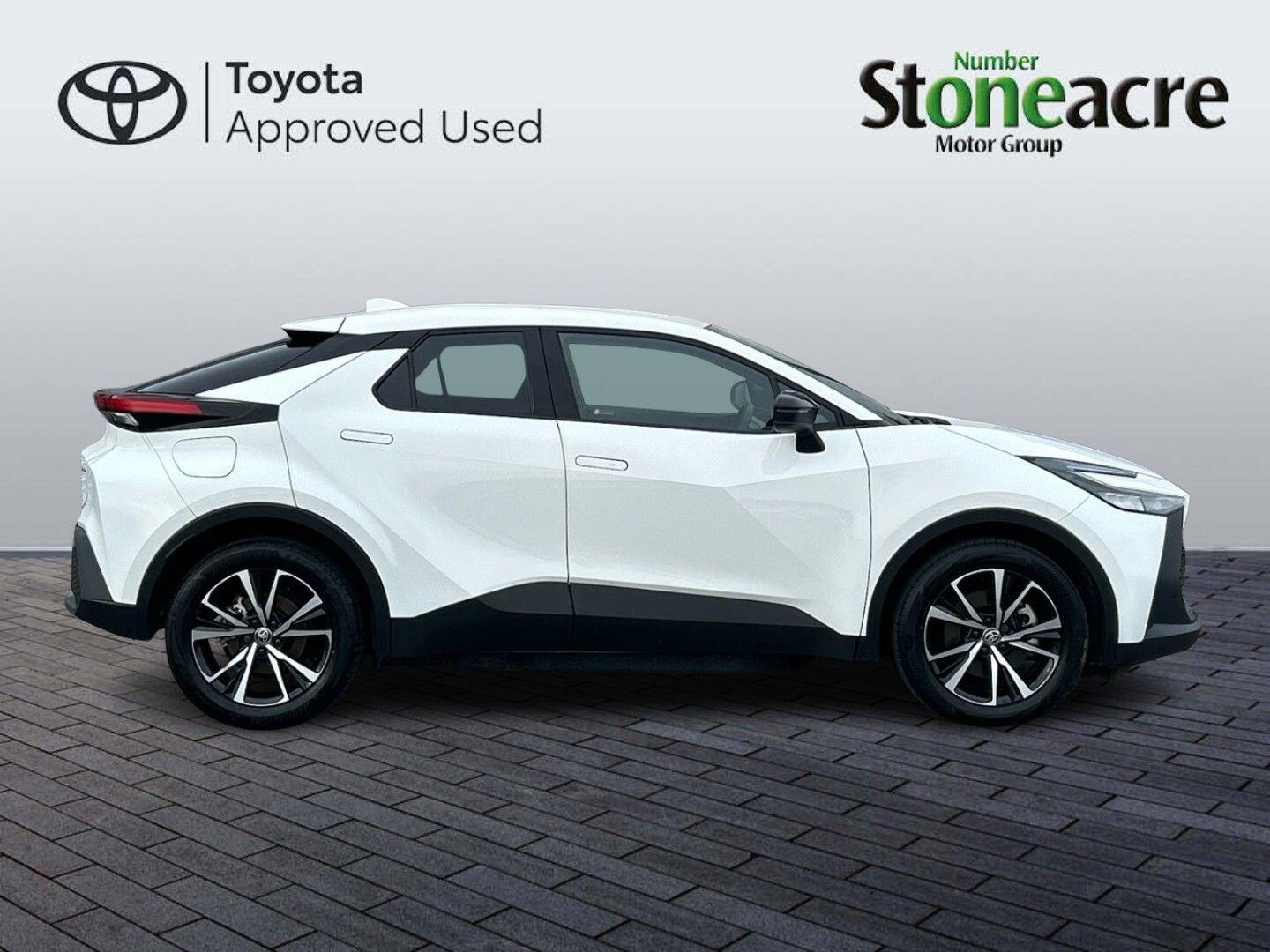 Toyota C-HR Plug-in Hybrid 2.0 VVT-h 13.6 kWh Design CVT Euro 6 (s/s) 5dr FH24NVJ Image 2