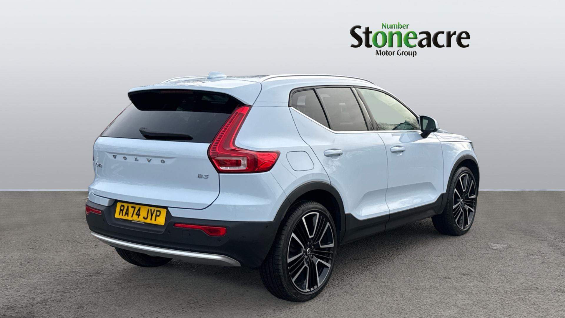 Volvo XC40 Image 2