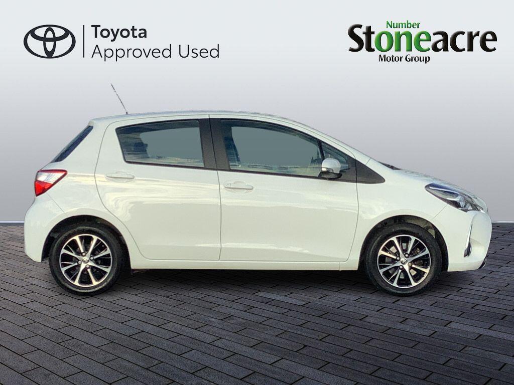 Toyota Yaris 1.5 VVT-i Icon Tech Euro 6 5dr ND19OKH Image 2