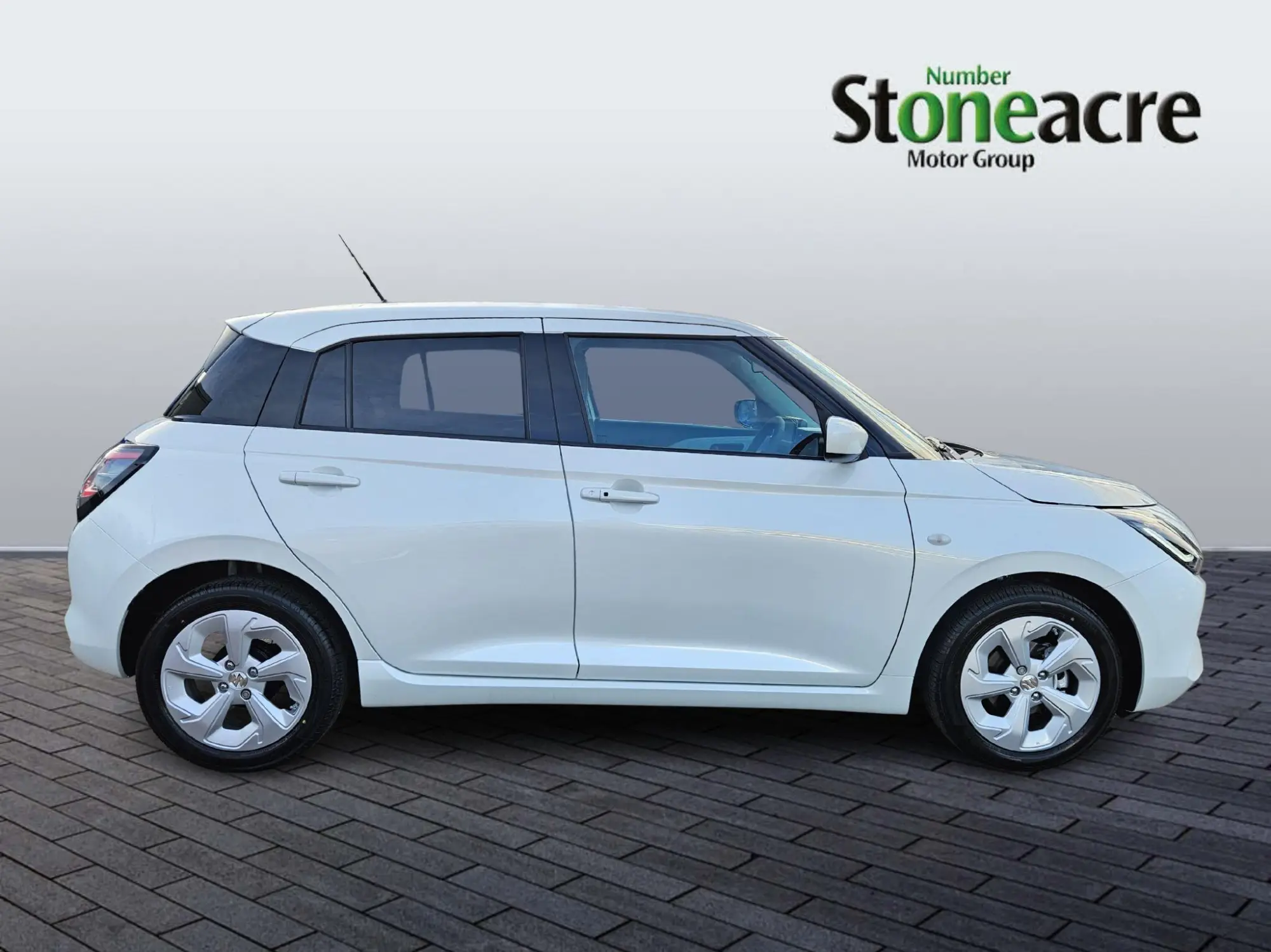 Suzuki Swift 1.2 MHEV Motion Euro 6 (s/s) 5dr NA75PWJ Image 2