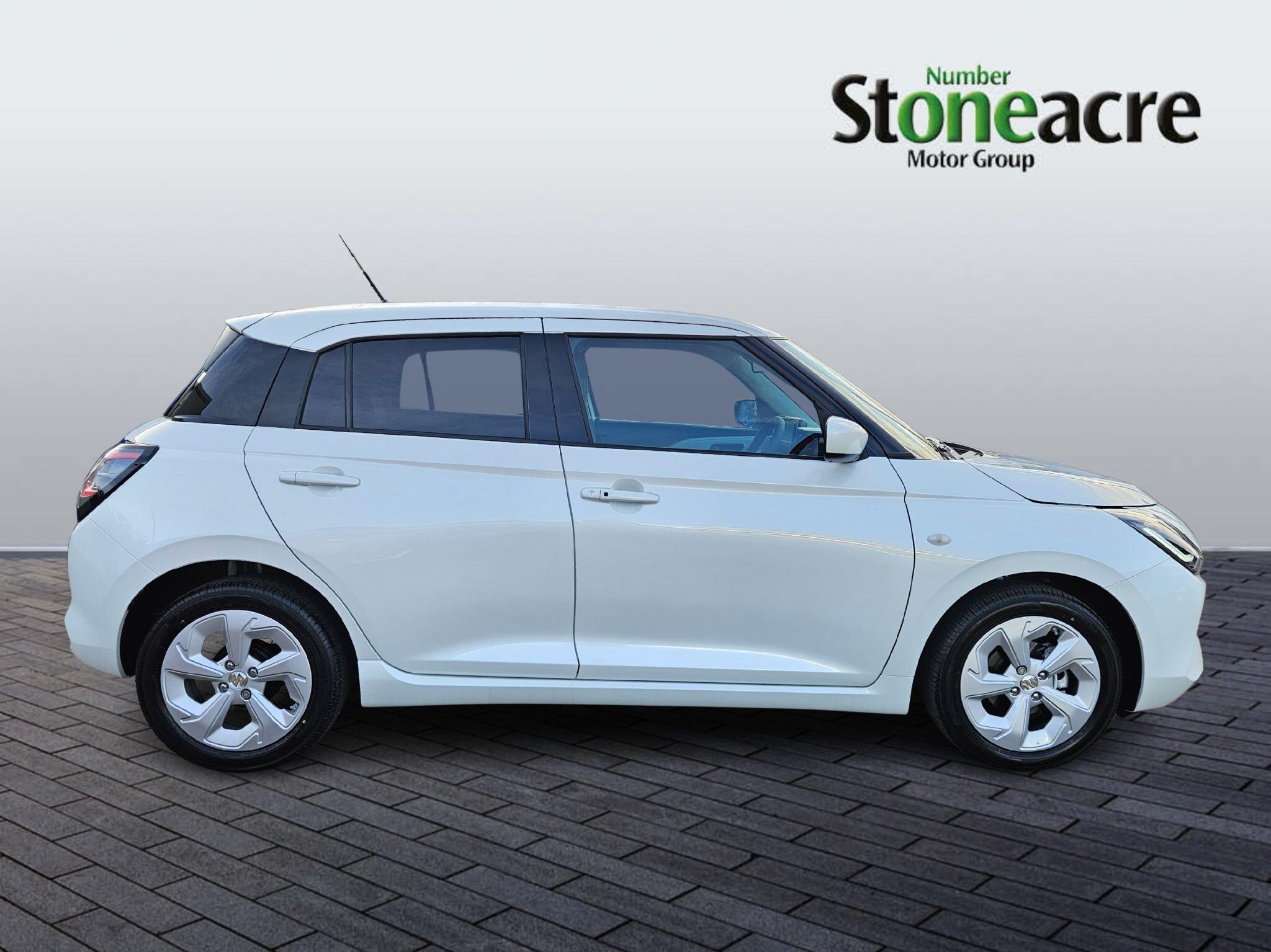 Suzuki Swift 1.2 MHEV Motion Euro 6 (s/s) 5dr NA75PWJ Image 2