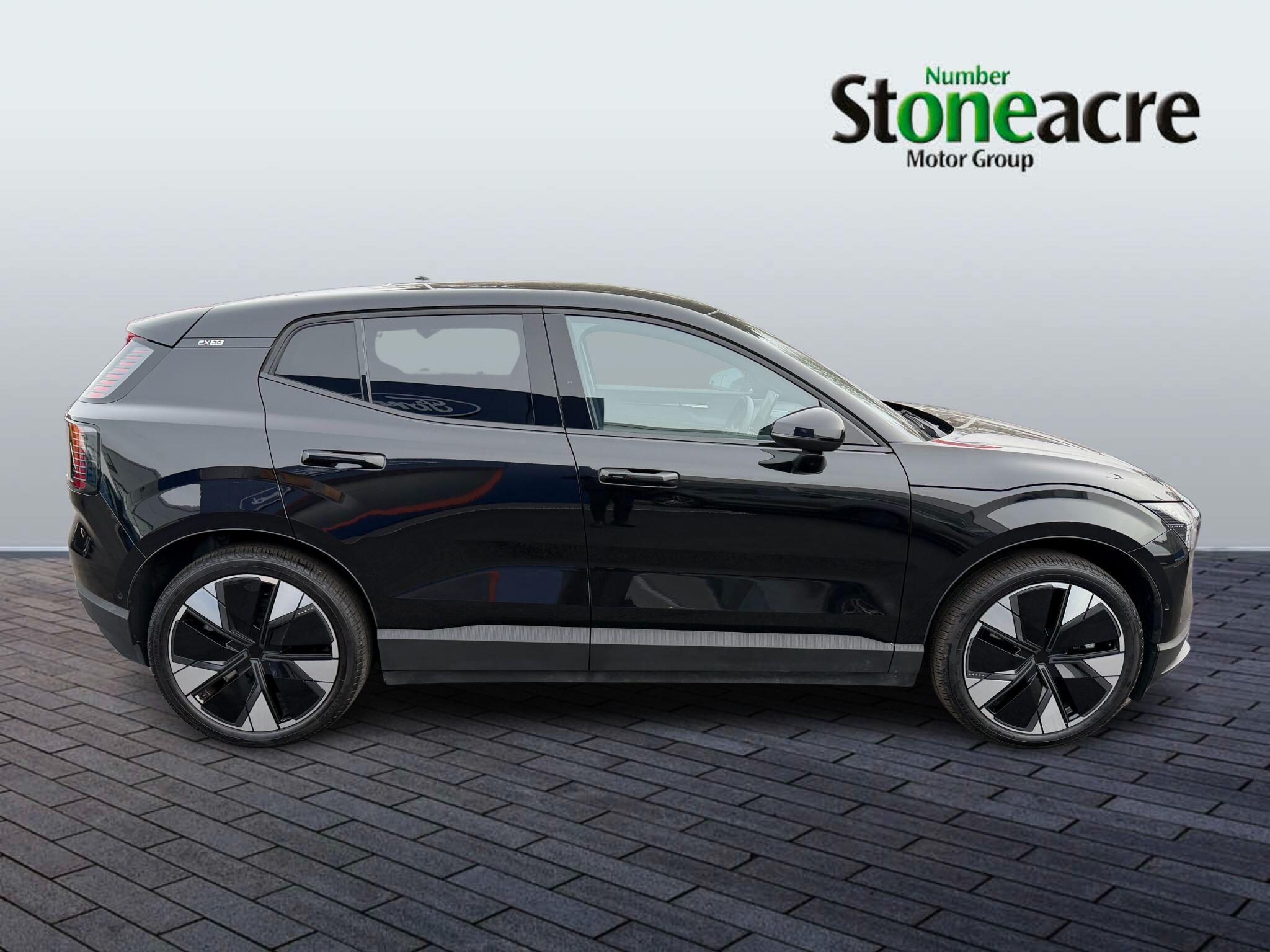 Volvo EX30 315kW Twin Motor Performance Ultra 69kWh 5dr Auto YY25ZPN Image 2