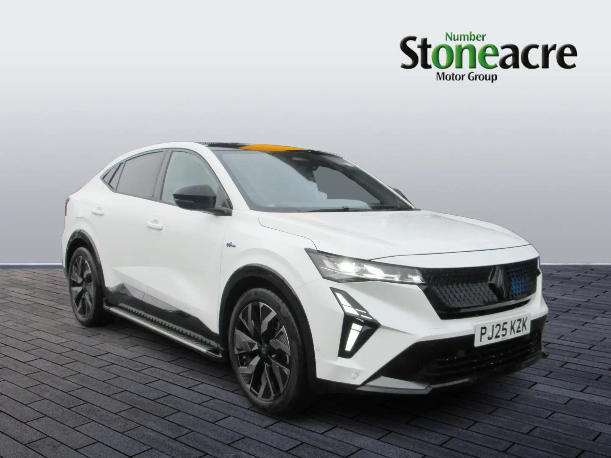 Renault Rafale E-Tech 1.2 E-TECH techno esprit Alpine Auto Euro 6 (s/s) 5dr PJ25KZK Image 1