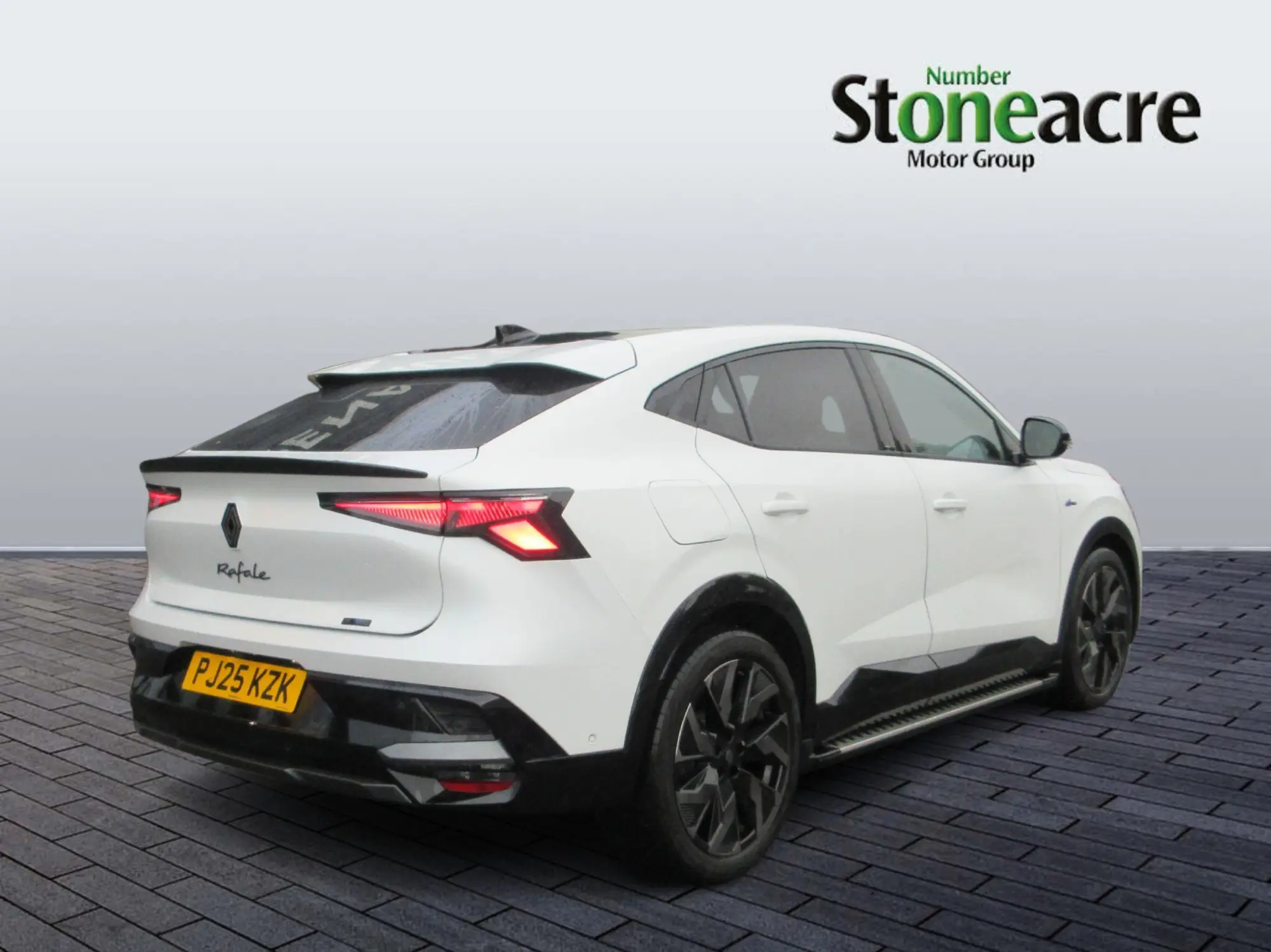 Renault Rafale E-Tech 1.2 E-TECH techno esprit Alpine Auto Euro 6 (s/s) 5dr PJ25KZK Image 3
