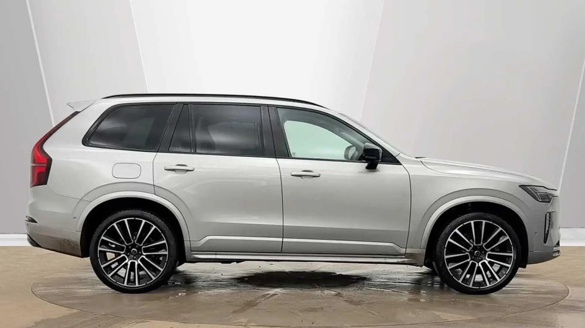 Volvo XC90 2.0 B5 MHEV Ultra Dark Auto 4WD Euro 6 (s/s) 5dr RA74KBZ Image 2